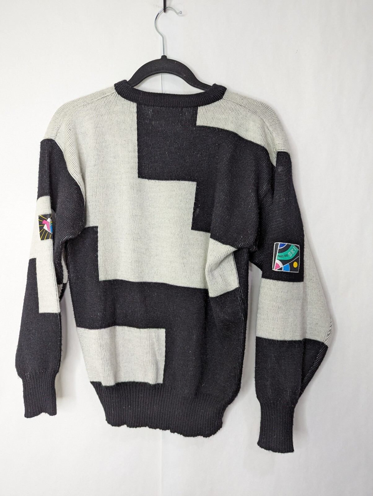 Tyrolia by head Vintage Women’s Ski Sweater 80s Black White Size Small