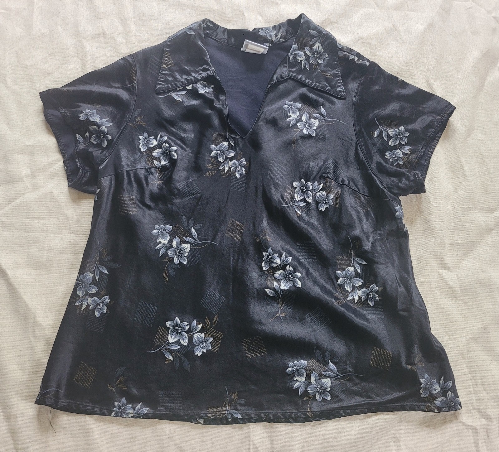 Vintage 1970’s 80s Asian Satin Top Black Floral Collared Culture Maggy Lawrence
