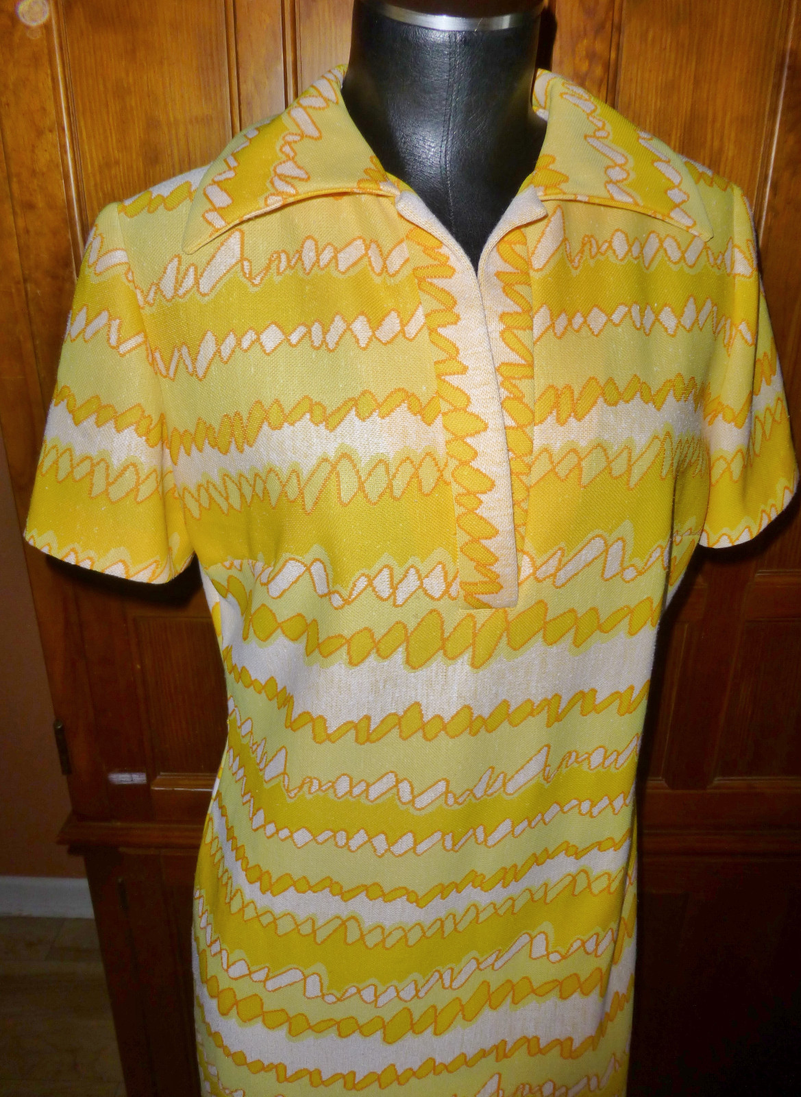 Vtg 70s MOD Leslie Fay knits Abstract Yellow White Bold Scooter Shift DRESS M L