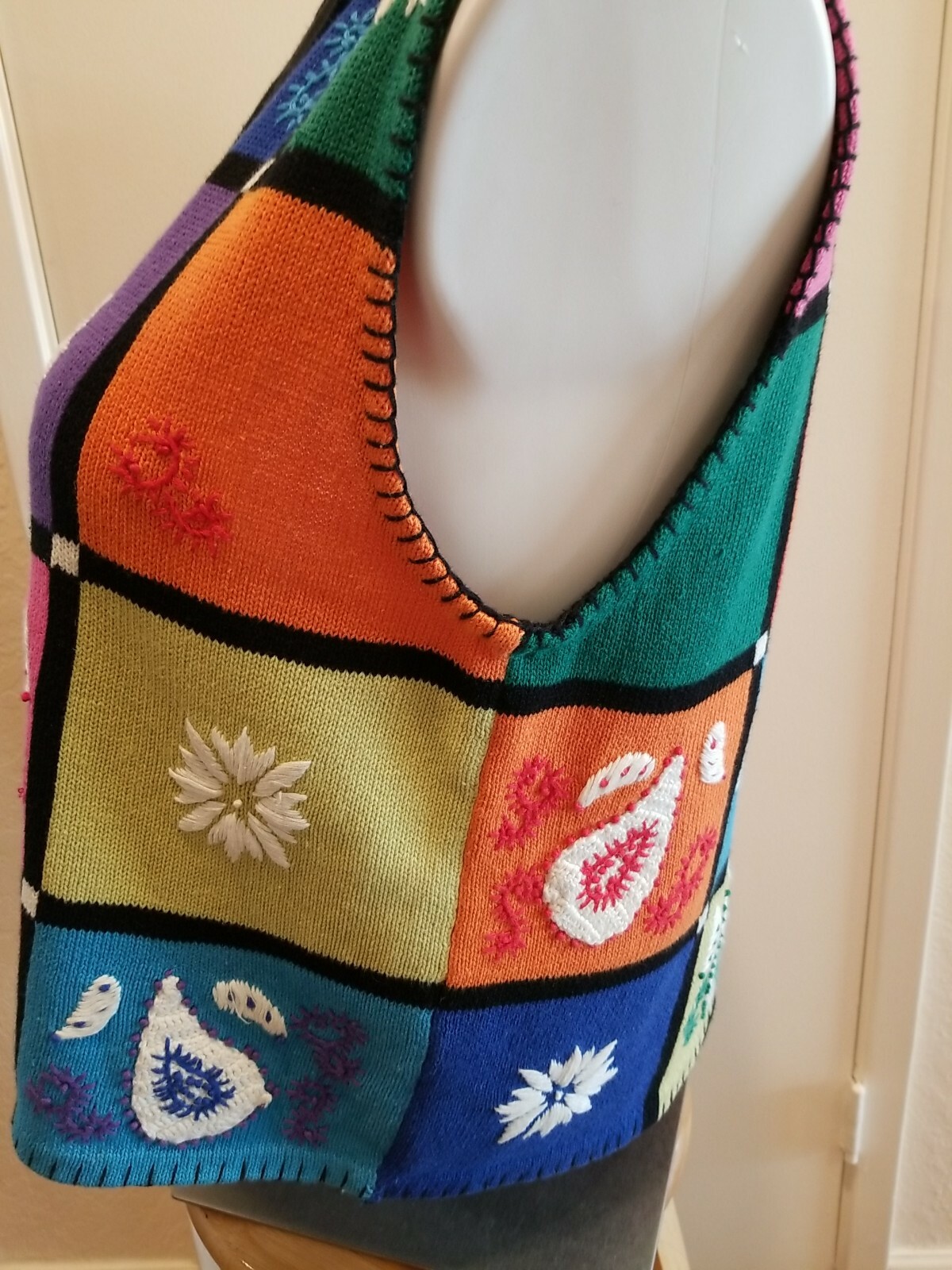 Belle Pointe Women’s Sz L Vintage Knit Sweater Vest Colorblock Embroidered