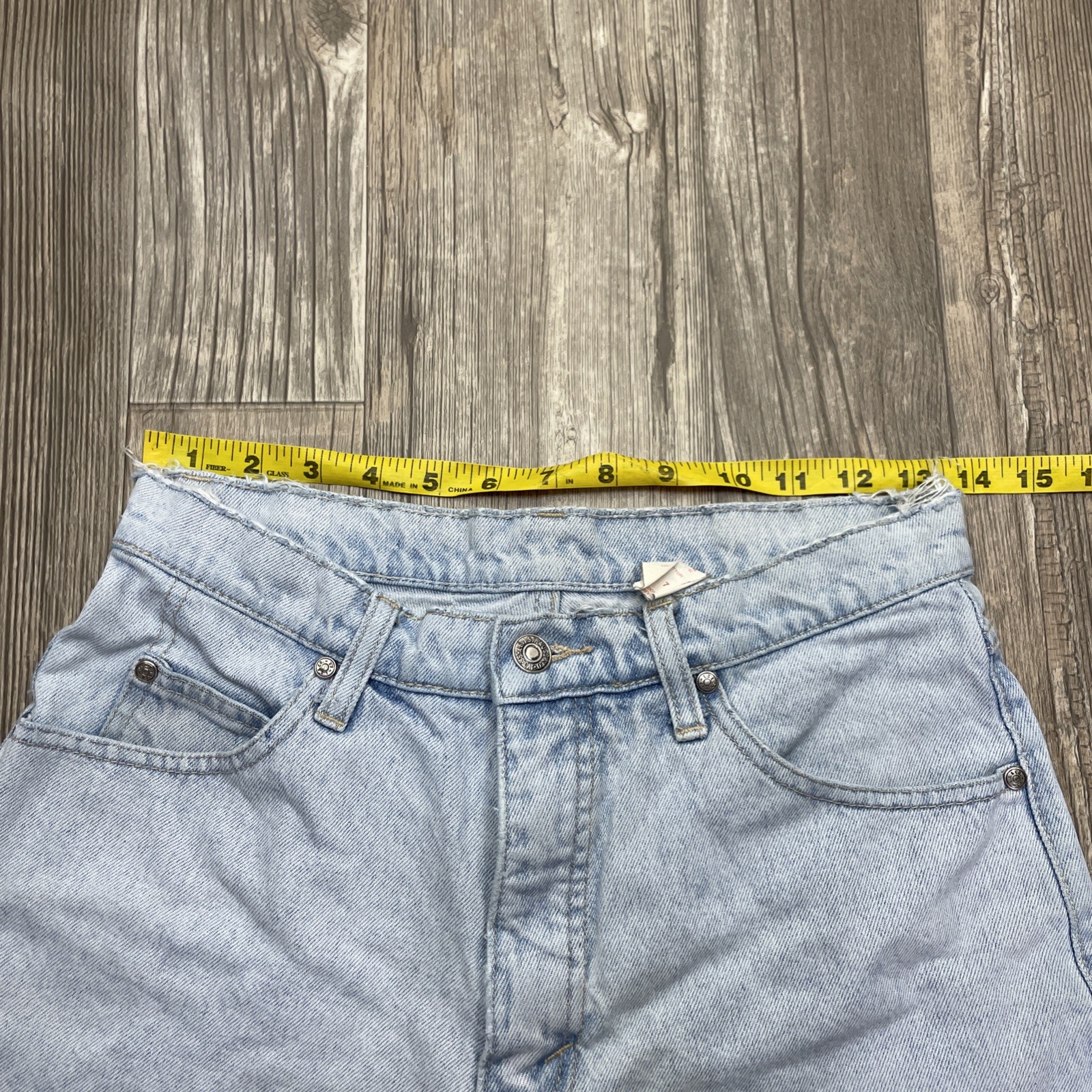 Vtg Levi’s Jean Shorts Juniors Size 7 Orange Tab 90’s Light Wash