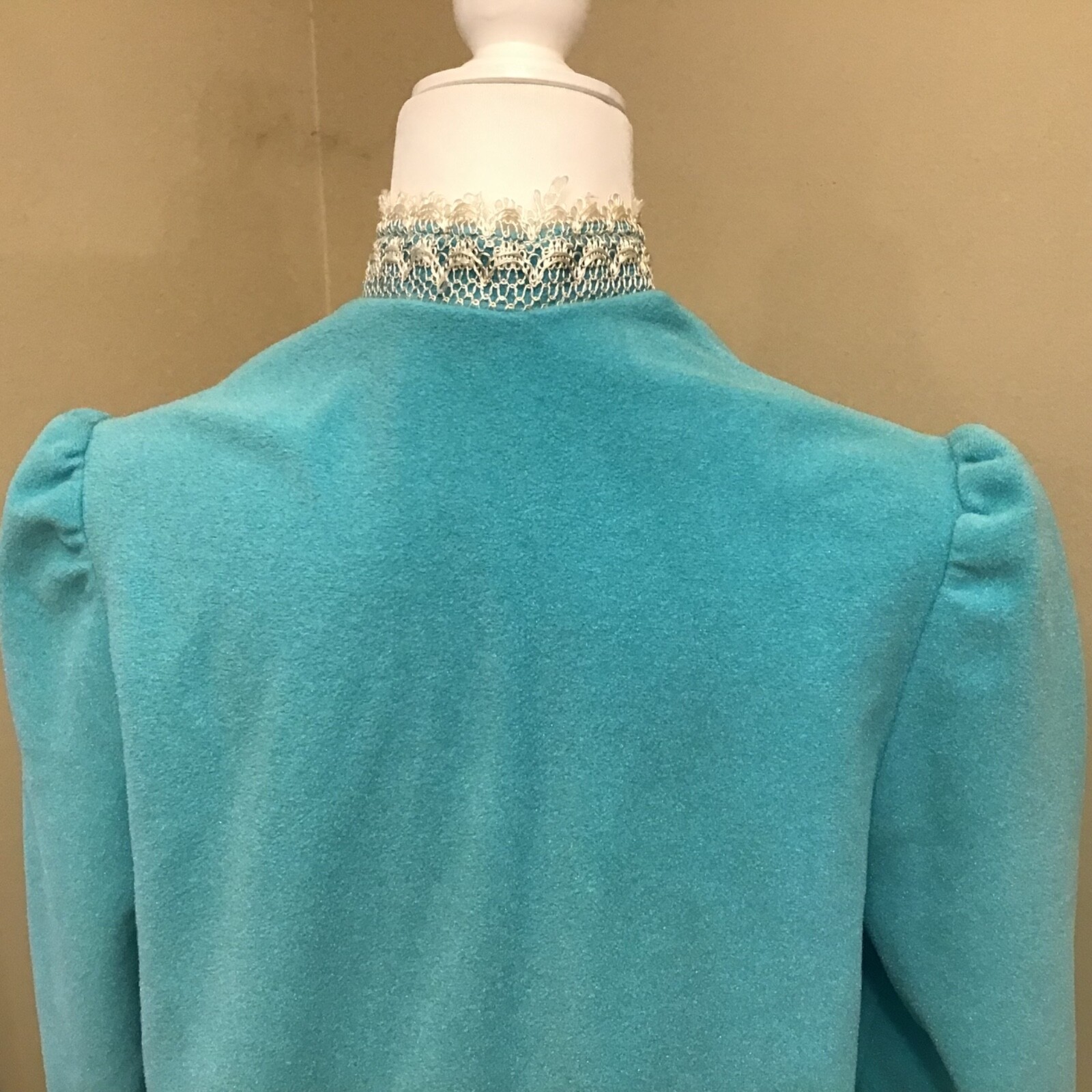 VTG Blue Robe Lace Stand Up Collar Puff Sleeves Pockets Grannycore Small USA