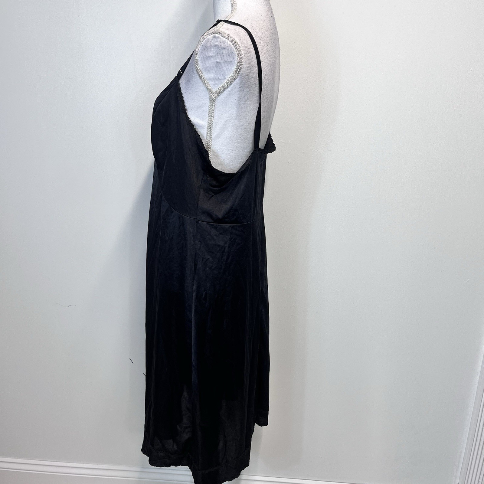 Vintage BARBIZON Tafredda Black Full Slip Dress size 42 Lingerie Crystal Pleats