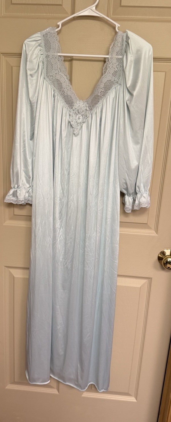 Vintage Brownstone Studio for INTIME Long Nightgown Size XL Embroidered Lace USA