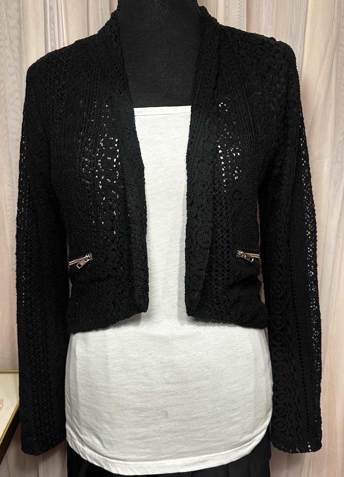 Xhilaration Women’s Black Open Front Lace Crop Blazer Jacket Size Small Vintage