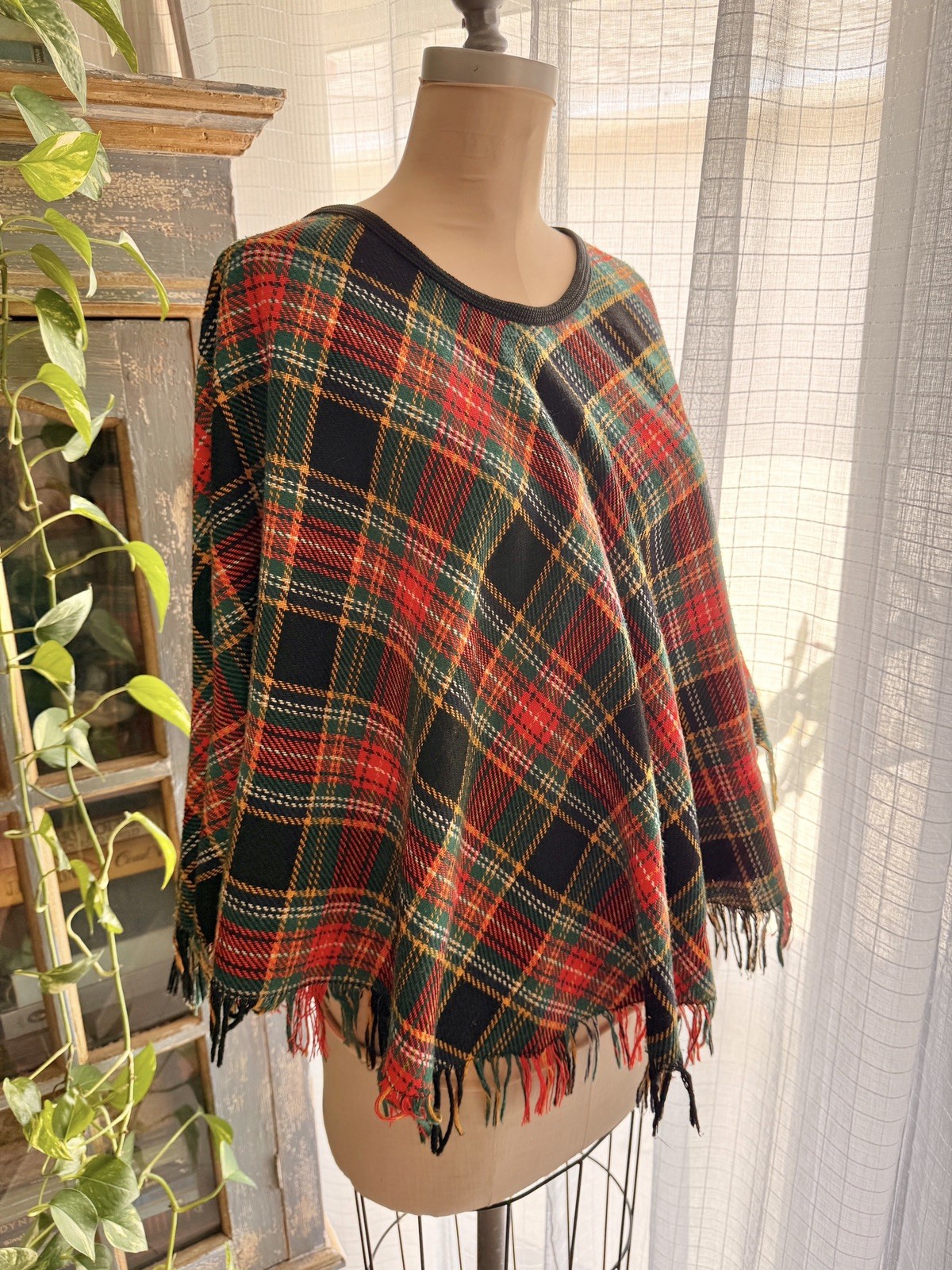 Vintage 1960s/70s Tartan Cape Poncho O/S Red Black Green Plaid Fringe