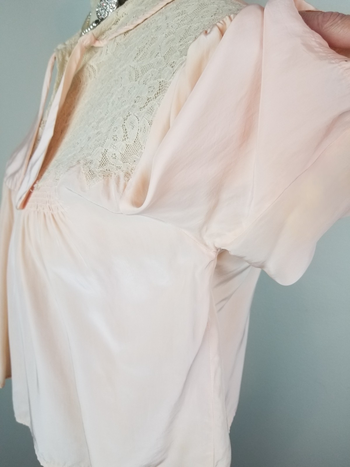Vintage 1940’s Luxe Peach Satin & Intricate Cream Lace Boudoir Bed Jacket