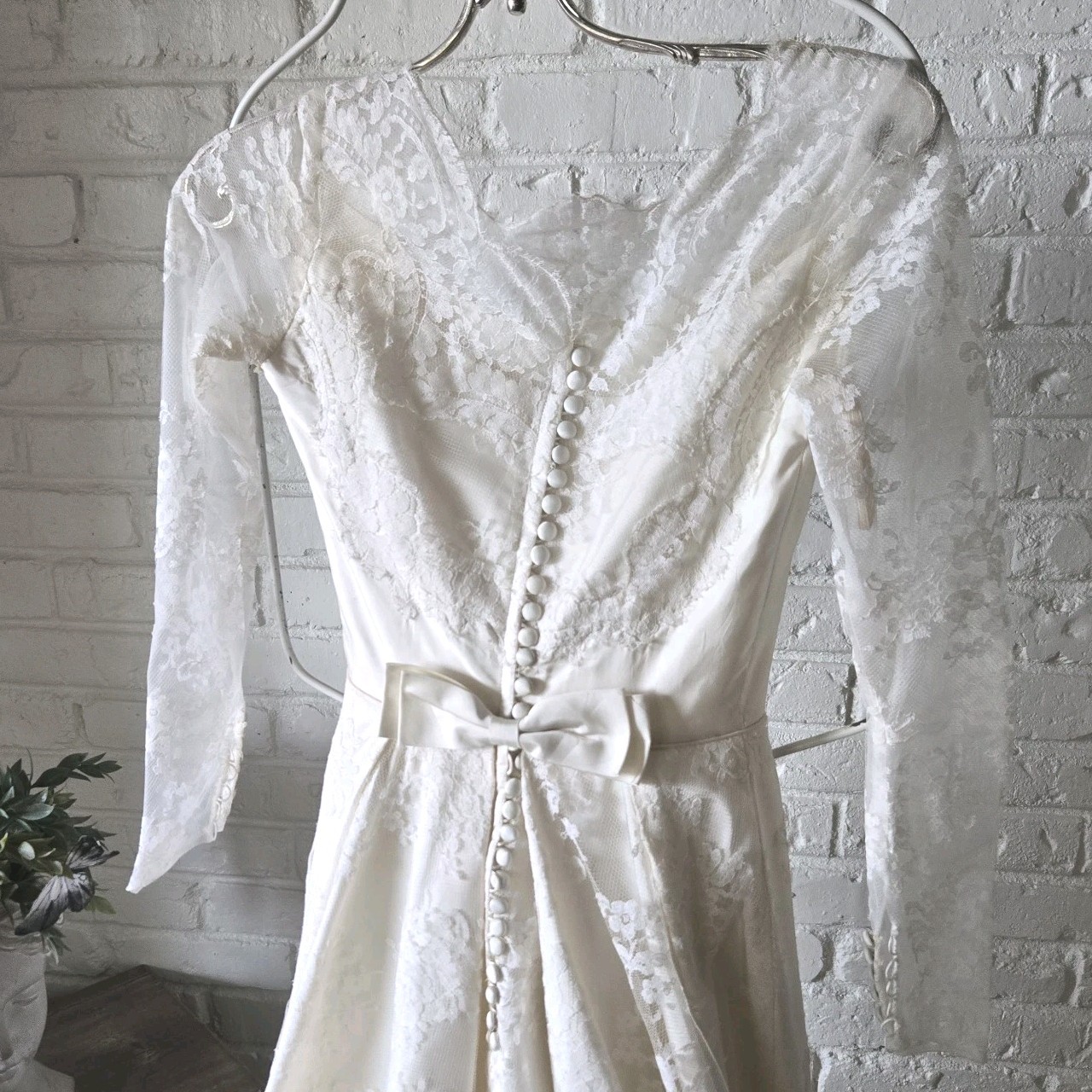 Vtg 50s 60s Lace Wedding Gown With Bow Detail, Beaded, Buttons, Bustle, 0/2