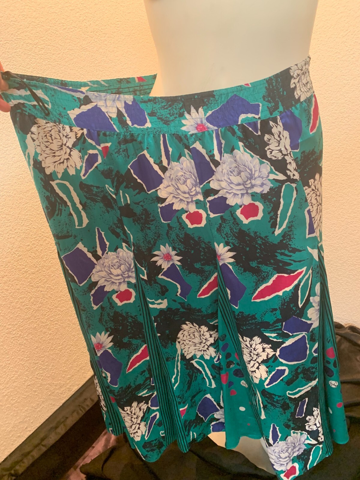 Vintage Diane Freis polyester skirt and tunic set w/sash aged elastic on skirt