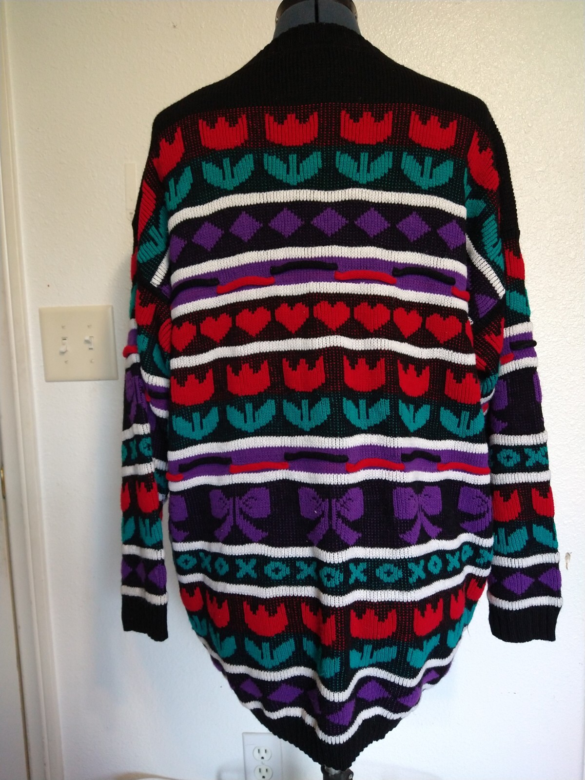 Delivery Ltd Sweater Hearts Tulips Bows Hugs Kisses Love Large Made in USA