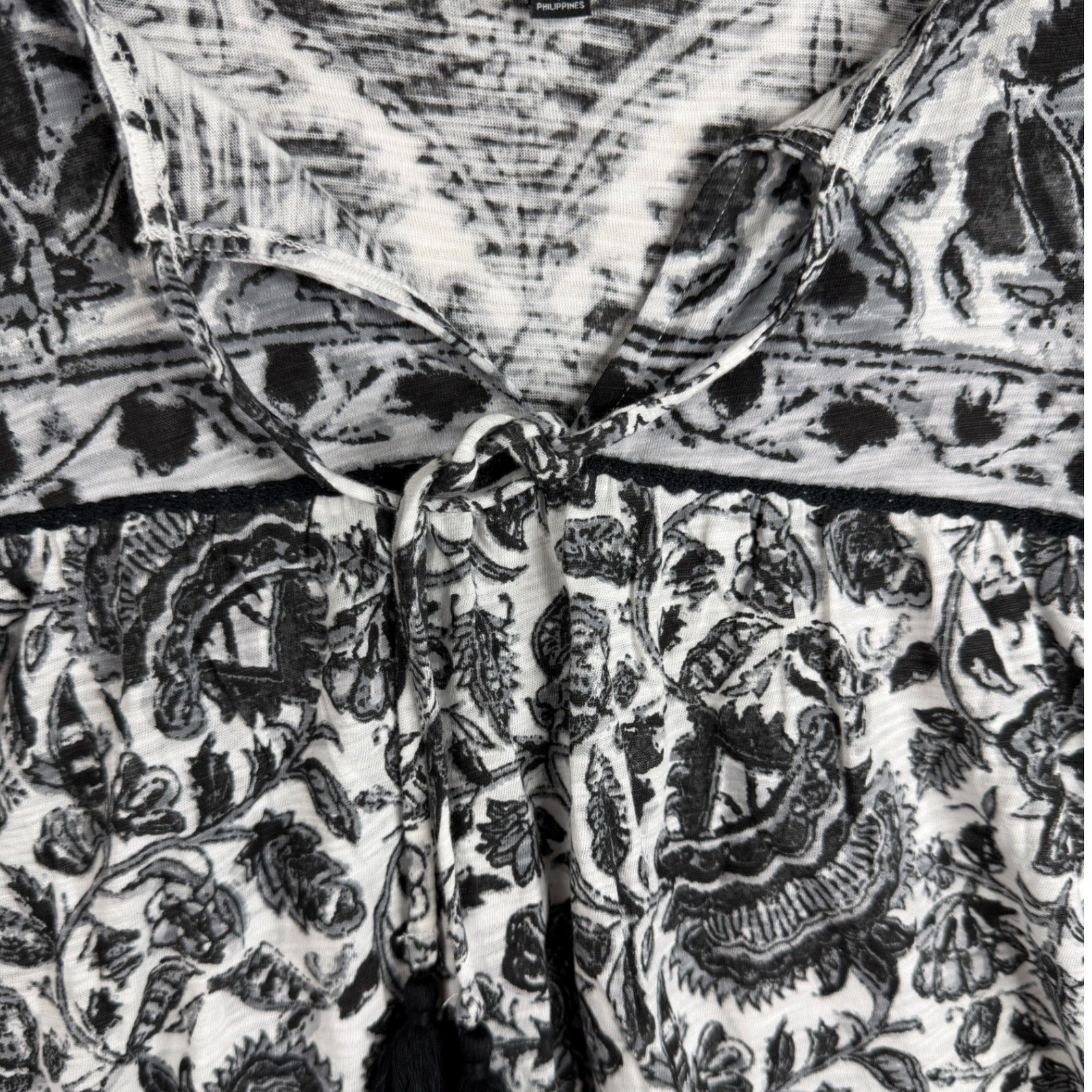 Lucky Brand Boho Paisley Print Peasant Tassel V-neck Top size XL Black/White