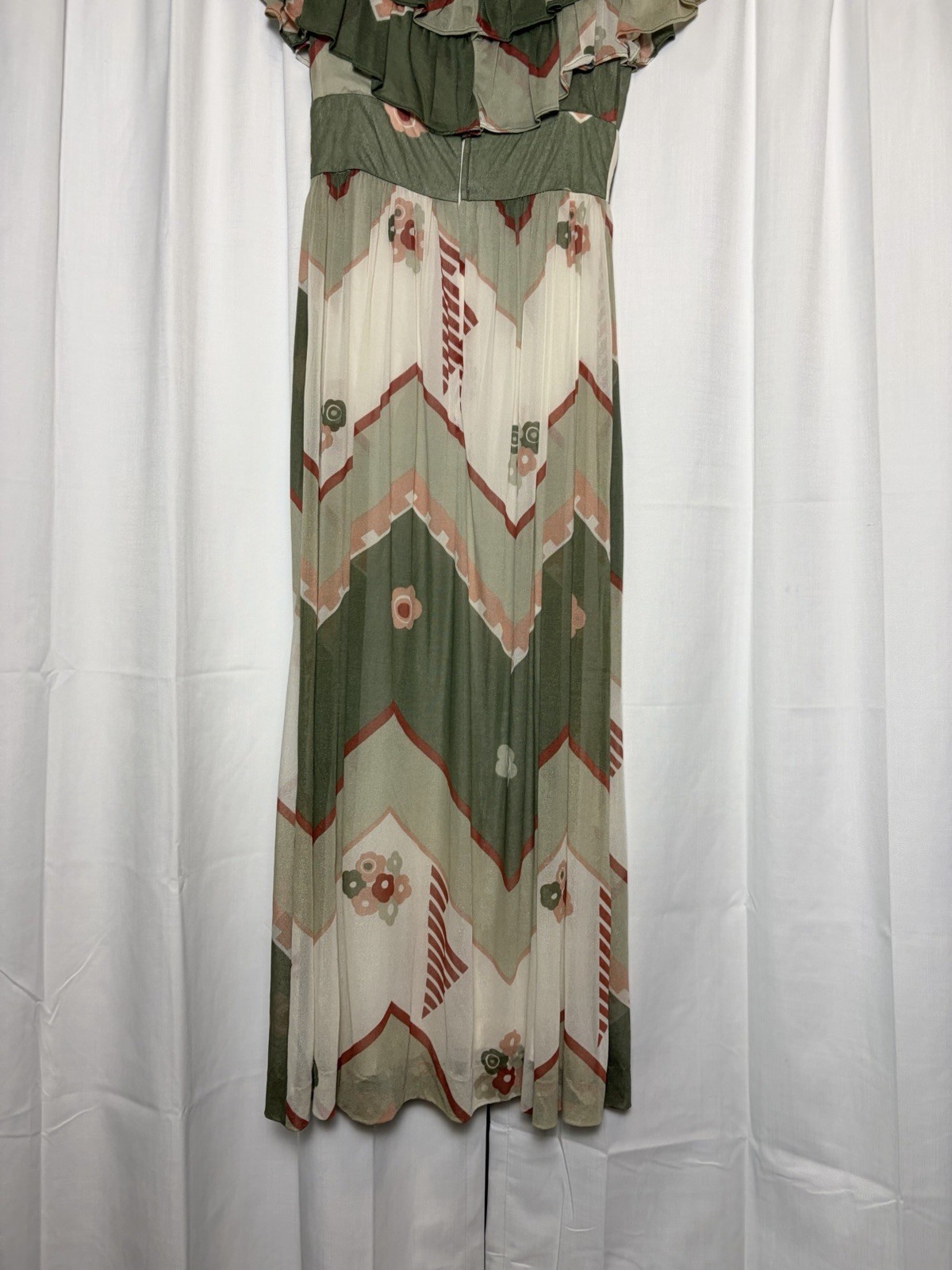 Vintage 1970s Hoku Green Neutrals Floral Ruffle Neck Maxi Dress Size 38 (Small)