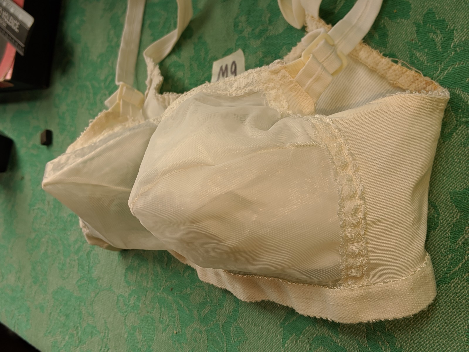 Vintage women’s bra cream Bestform 34 C 1960′ 70’s