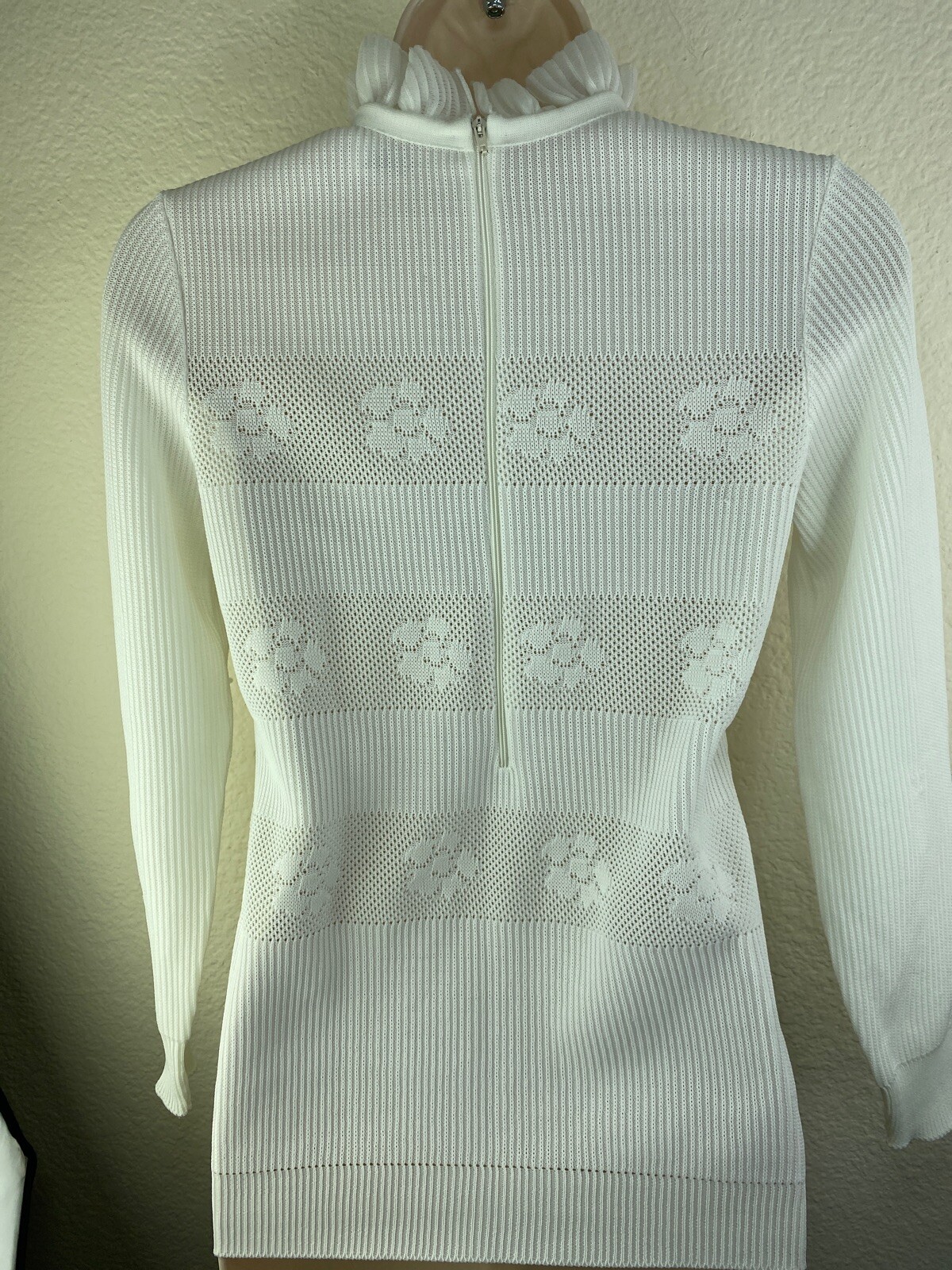 James Kenrob By Dalton Vintage White Ruffle Neck Ribbed Embroidered Sweater 6