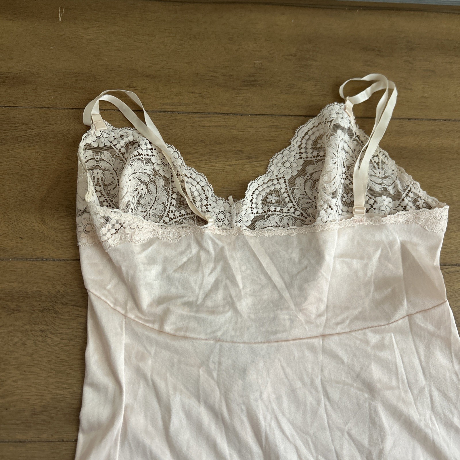 Vassarette Vintage Silky Soft Satin Lace Trim Nightgown Full Slip Size 32 L