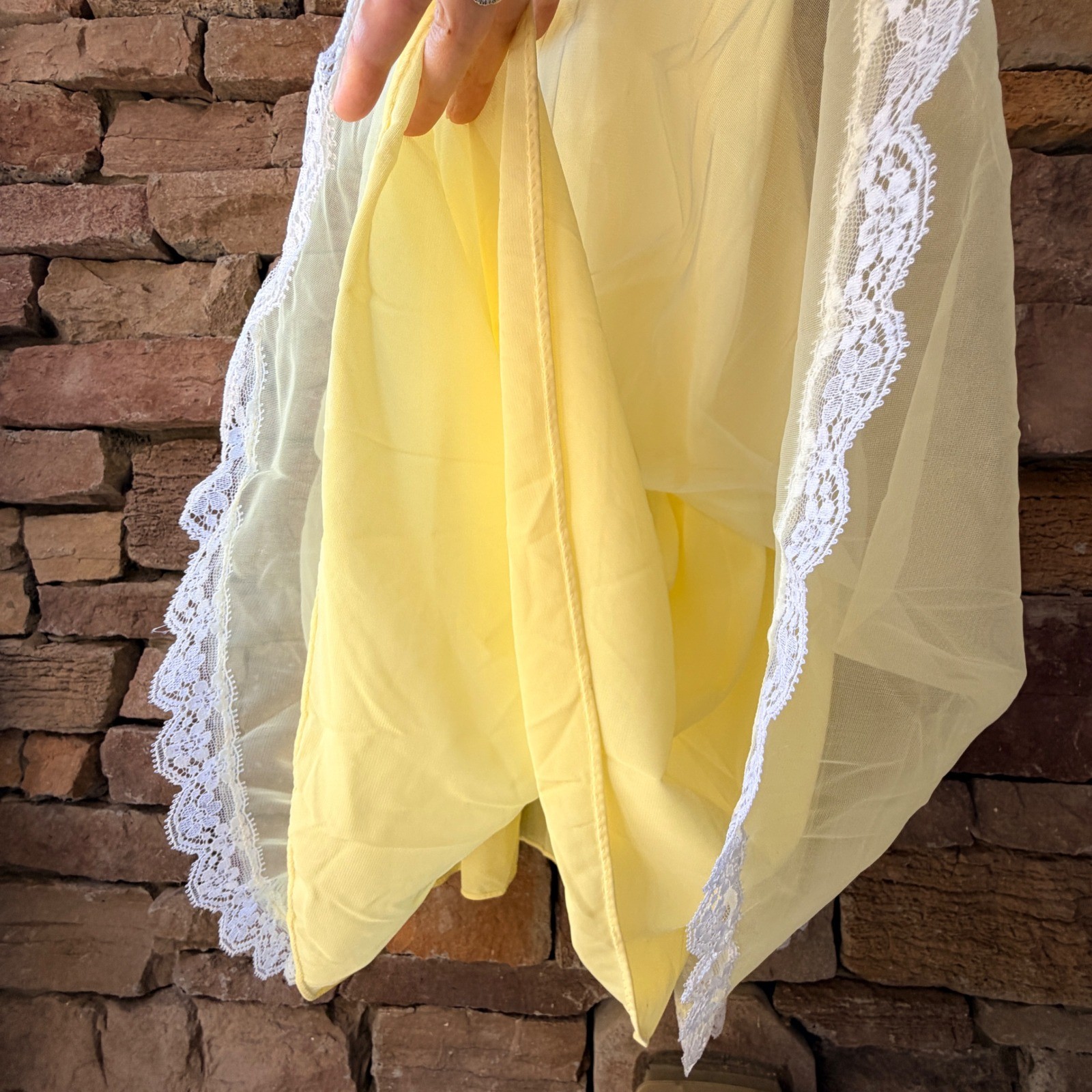 Vintage Warner’s Womens 2PC MAXI Nightgown and Robe Yellow Lace SET Coquette