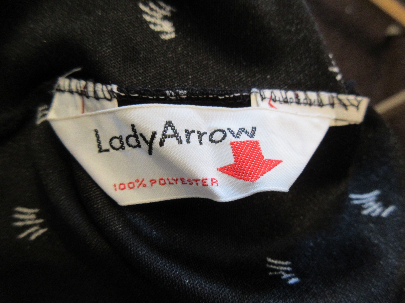VTG 70’s Lady Arrow Blouse Size Large B&W Print