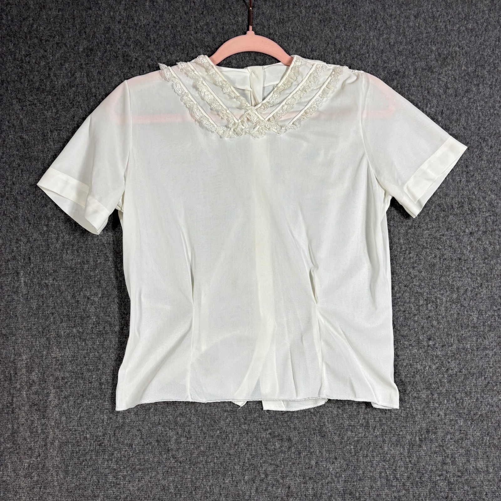 Jean Kelly Vintage 50s White Lace Trim V-Neck Button Back Short Sleeve Blouse