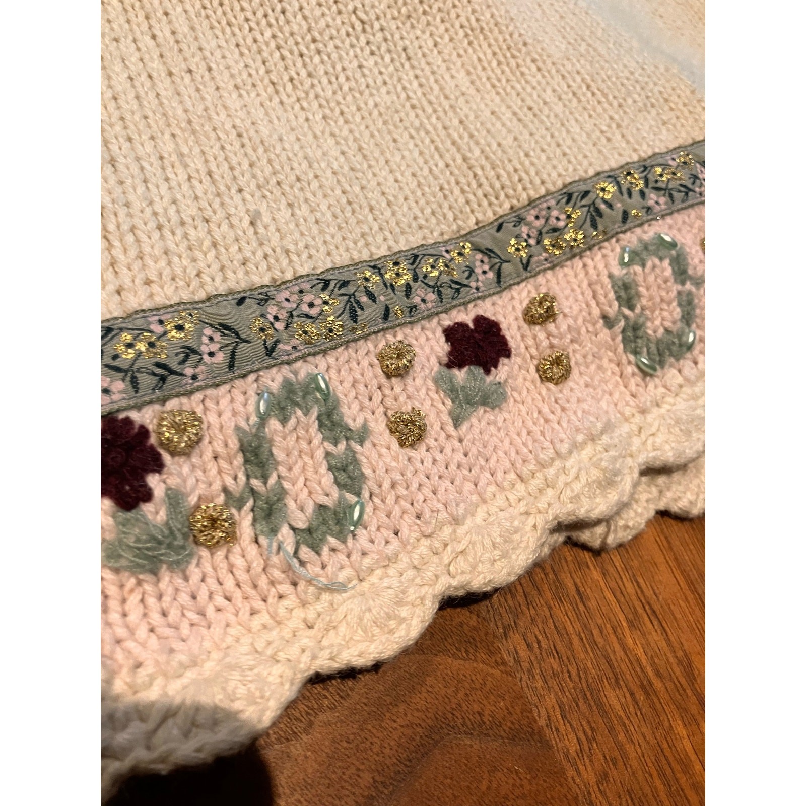 VTG Eagle’s Eye Small Embroidered Floral Beige Gold Green Pink Cardigan Sweater