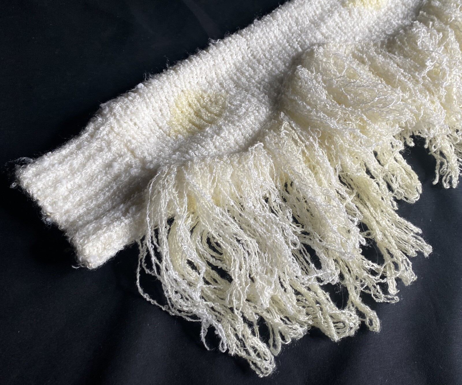 SIDE EFFECTS Hand Crocheted Women’s Vntg Fringe Sweater Sz M Cream & White