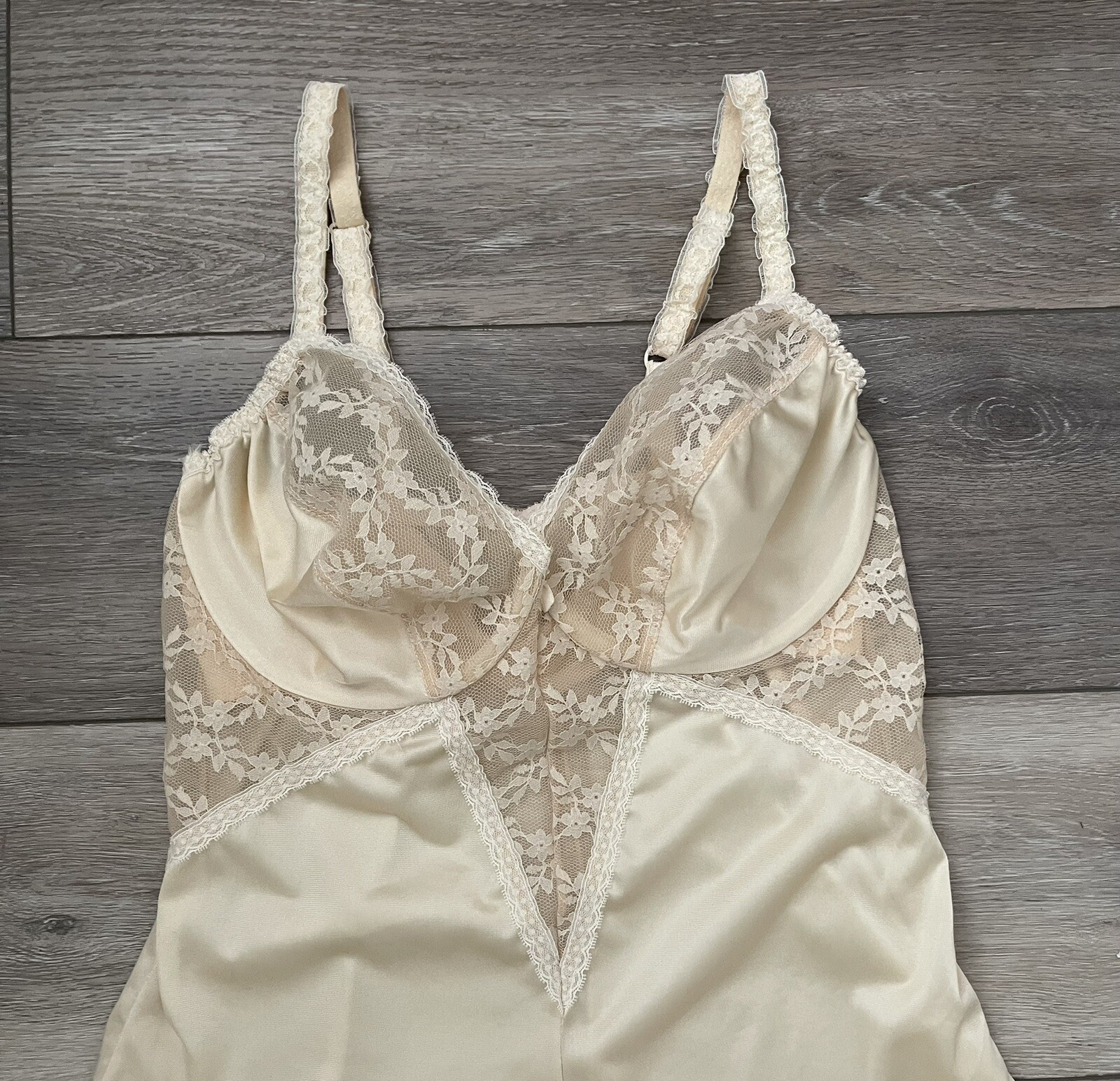 Vtg YOUNG SMOOTHIE Ivory Satin Nylon Lace Underwire Body Suit Teddy Shaper 36D