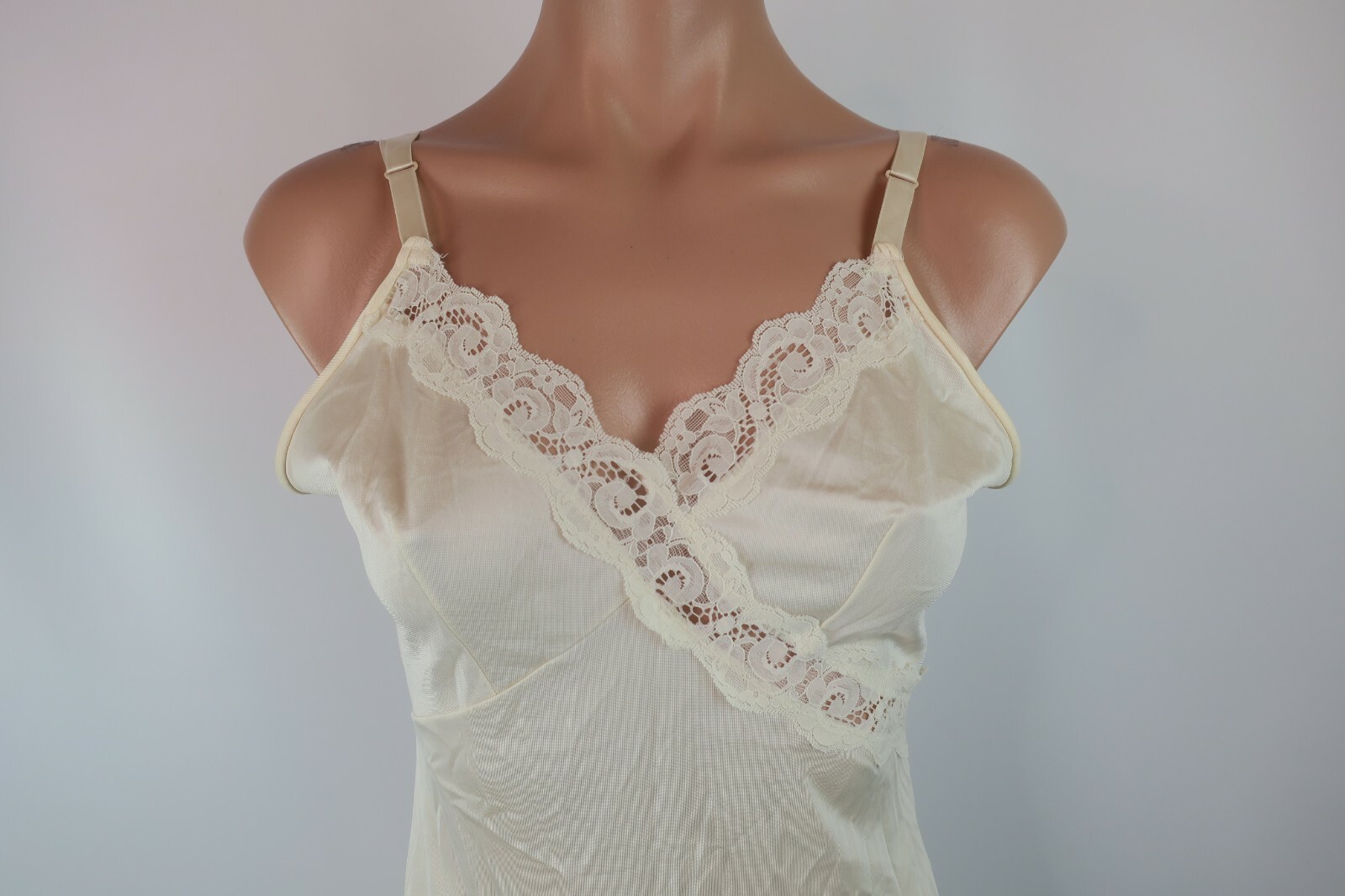 VTG 80s Night Gown French Alencon Lace Texsheen Full Slip Lingerie sz 34 Nude