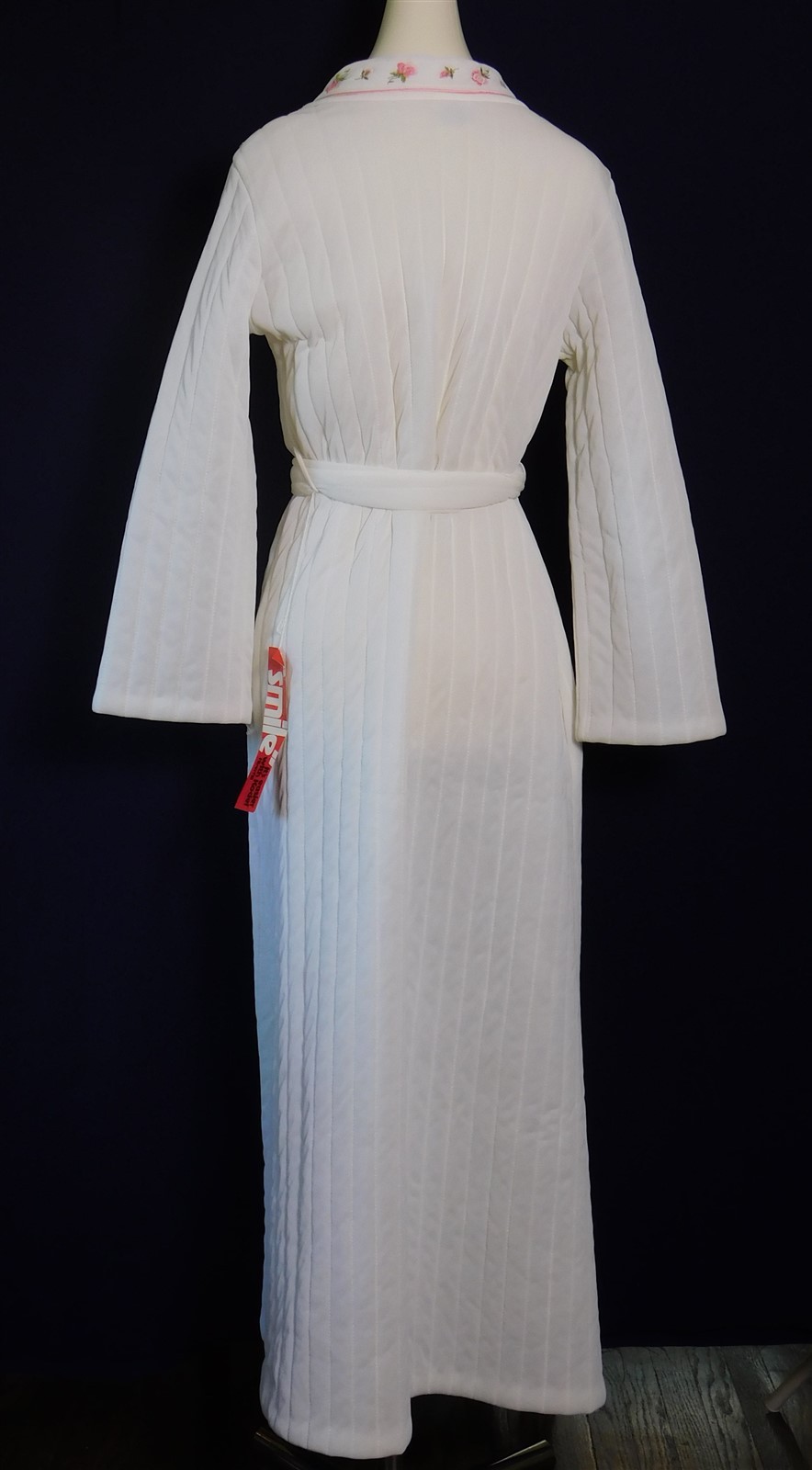 NWT Vintage 1970s Women’s White Nylon Floral Quilted Puff Robe Size Small