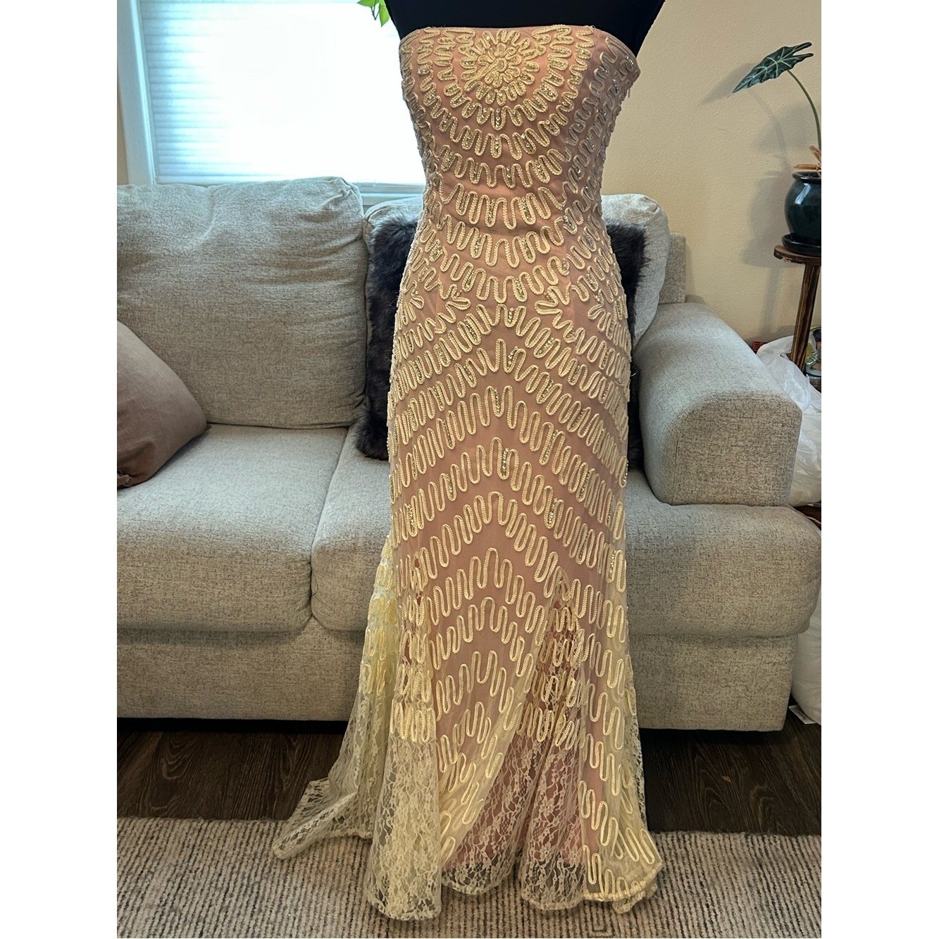 Camille La Vie.Strapless Embroidered Lace Evening Gown – Blush Size 4 Vintage