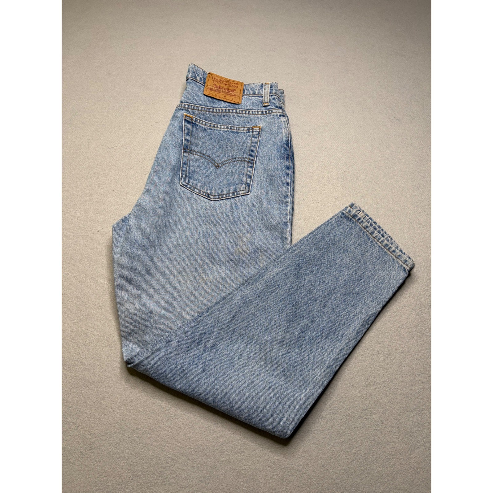 Levi’s Jeans Womens 34×30 Light Wash Vintage High Waist Straight Leg Denim