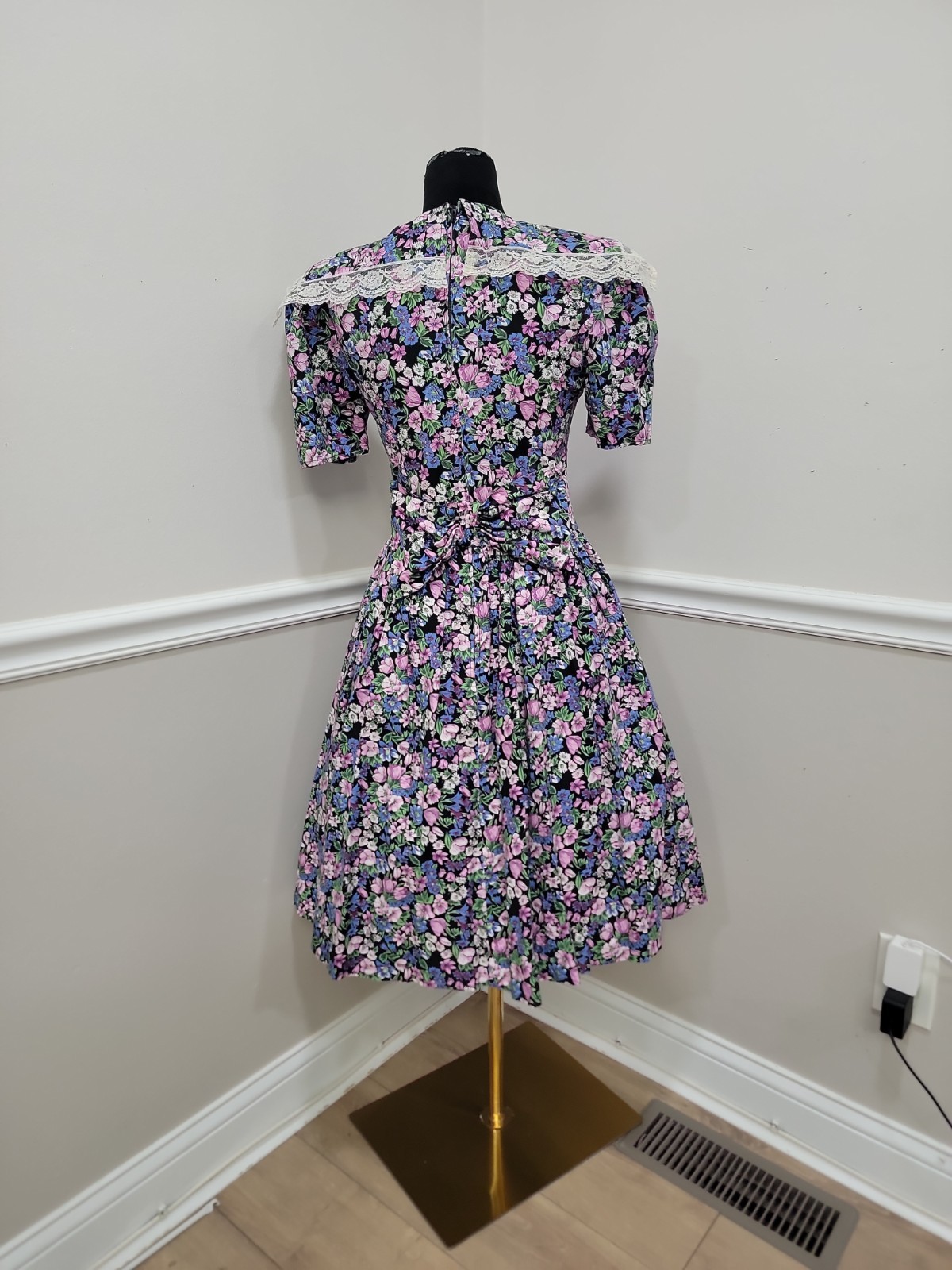 VTG 80s Floral Dress Tea Party Cottagecore Garden Party Fit & Flare Big Collar