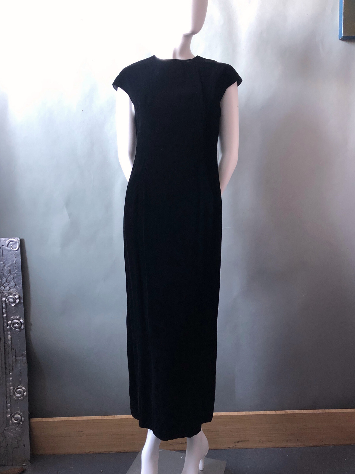 1950s Jonny Herbert LBD Black Velvet Sheath Gown HOLIDAY Dress sz M 36-28-39