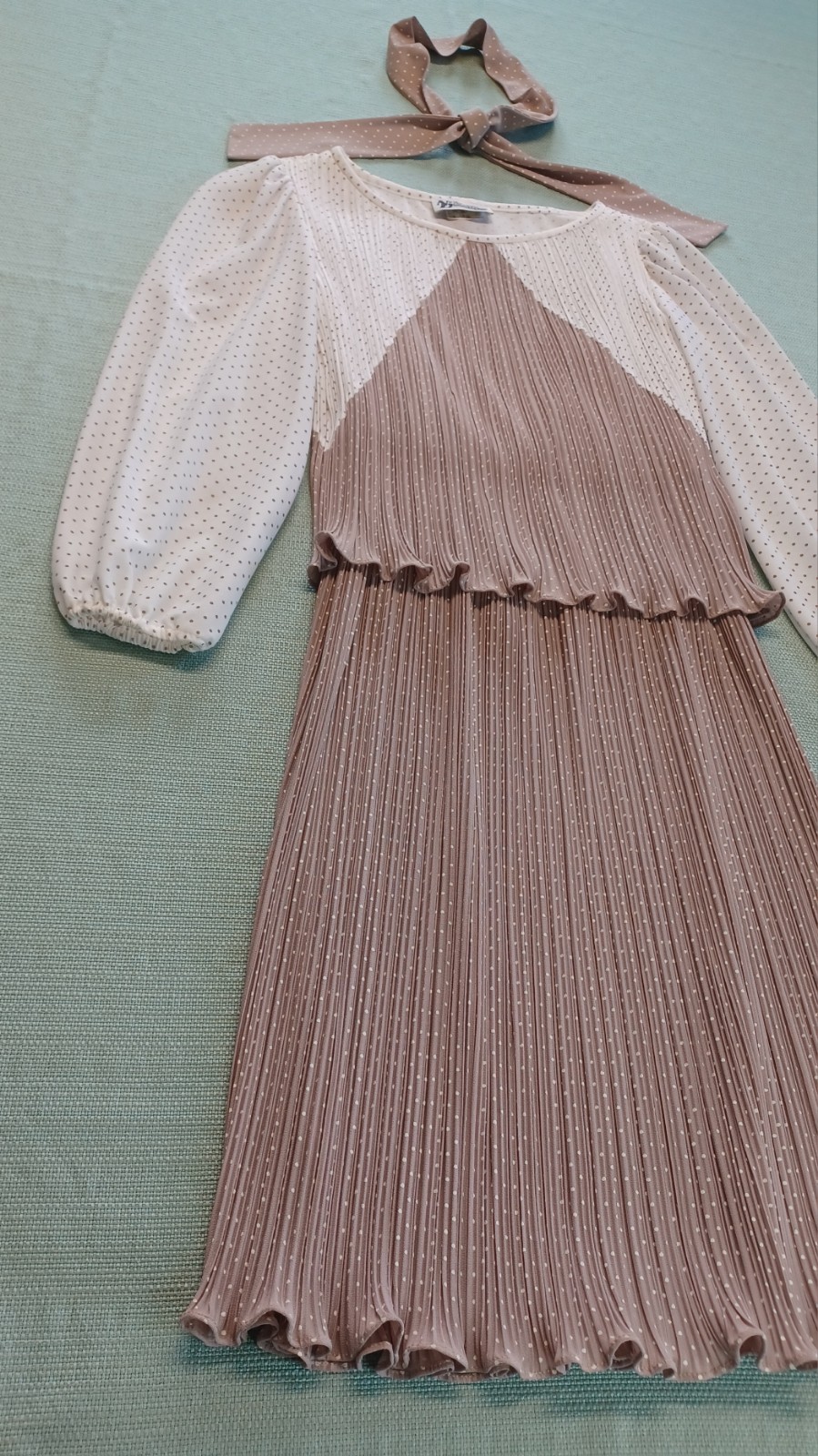 Vtg New Discoveries Union Pleated Colorblock Plisse Dress Beige/White Polka-dots