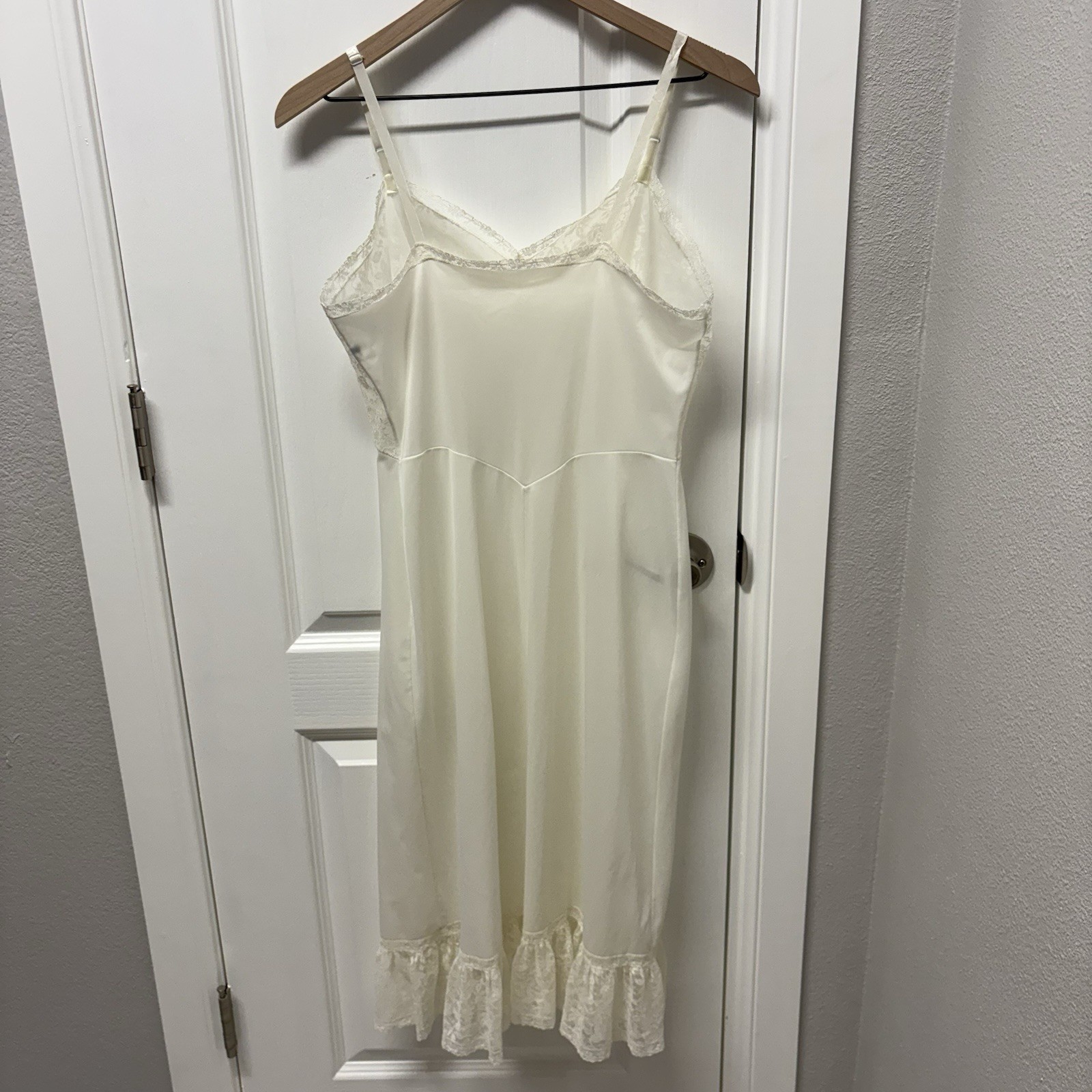 Vintage Vanity Fair Tricot Nylon Lace Slip Sz 36 Made in USA Style 3-8-68