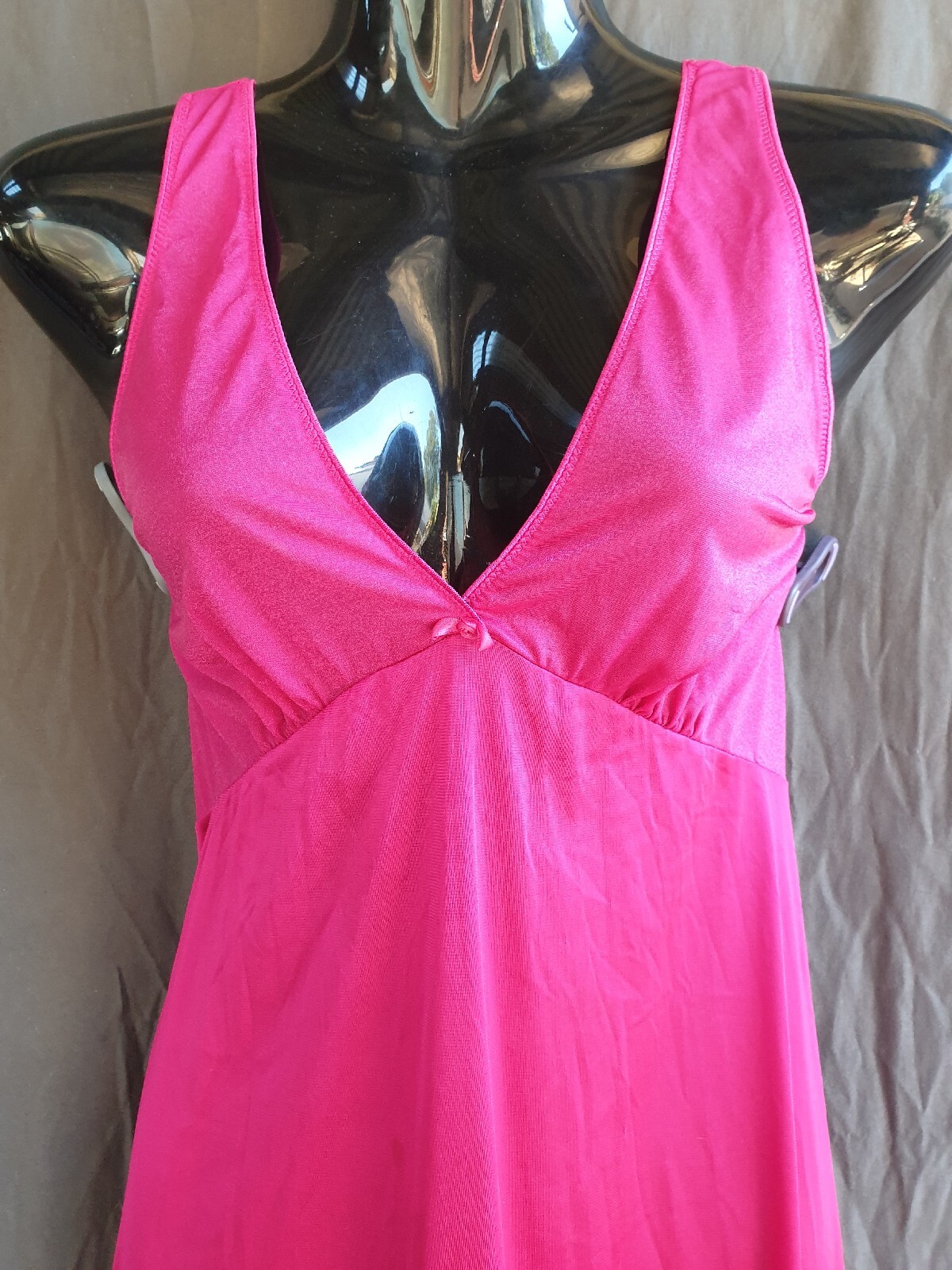 Vintage VANITY FAIR Fuschia Pink Racerback Full Length Full Sweep Nightgown sz L