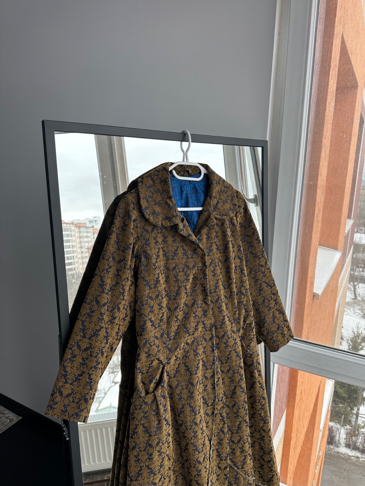 Vintage 1980s Baroque Jacquard Antique Woman Coat Sz M
