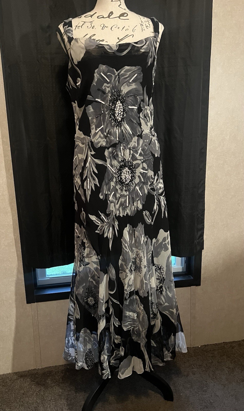 Vintage Midnight Velvet Black & Silver Floral Beaded Gown Sleeveless M