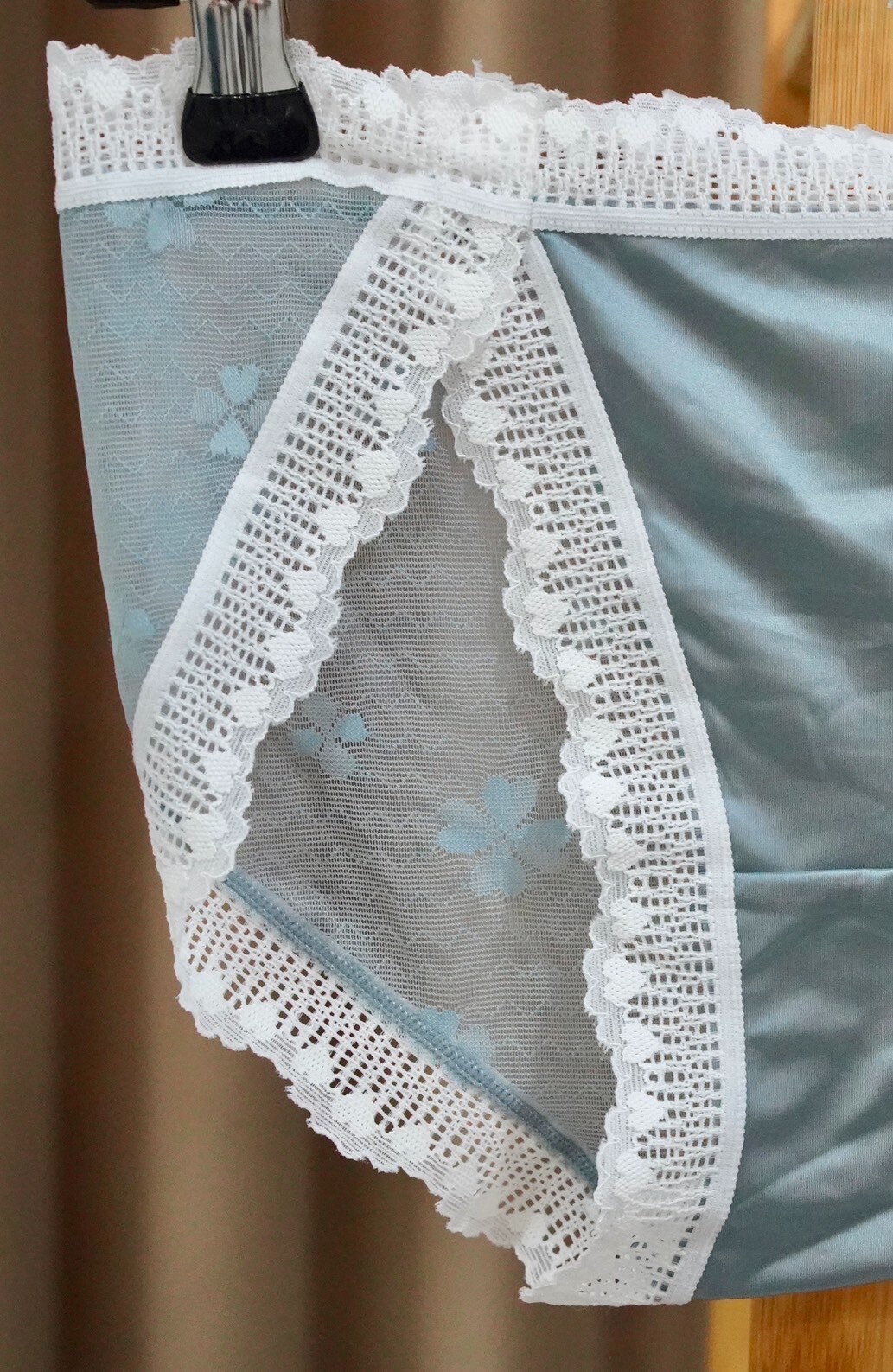 Lot of 3 Sissy Nylon Spandex Panties Sheer Smooth Lace Bikini Hips 32-38″