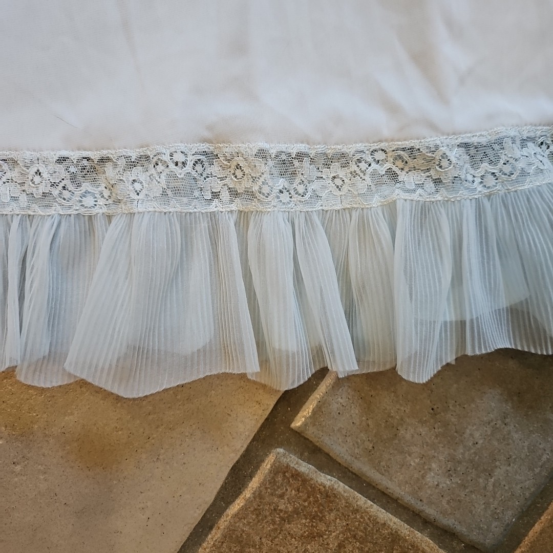 Vtg 50s Evette Baby Blue Full Slip Nightie Crystal Pleating Bodice & Lace 32″