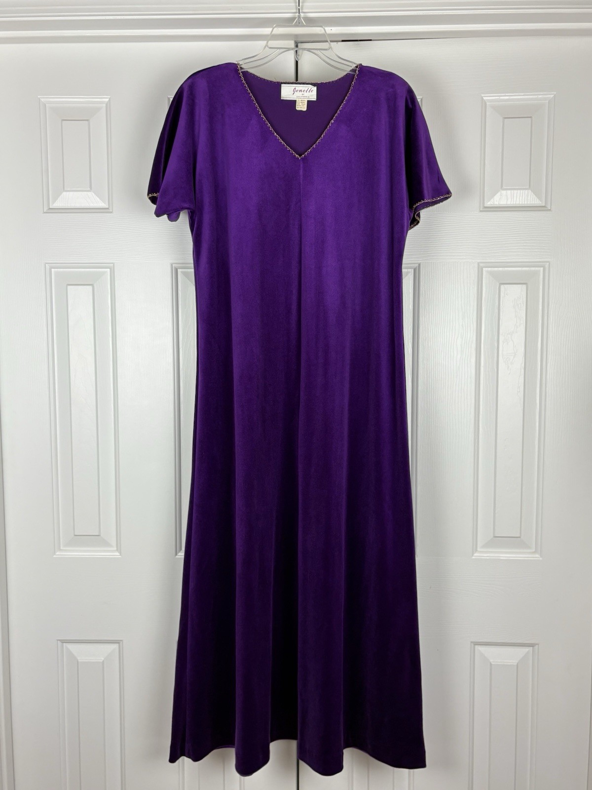 Jenelle California Vintage 1970’s Velour Caftan Hostess Gown Medium Purple Rare