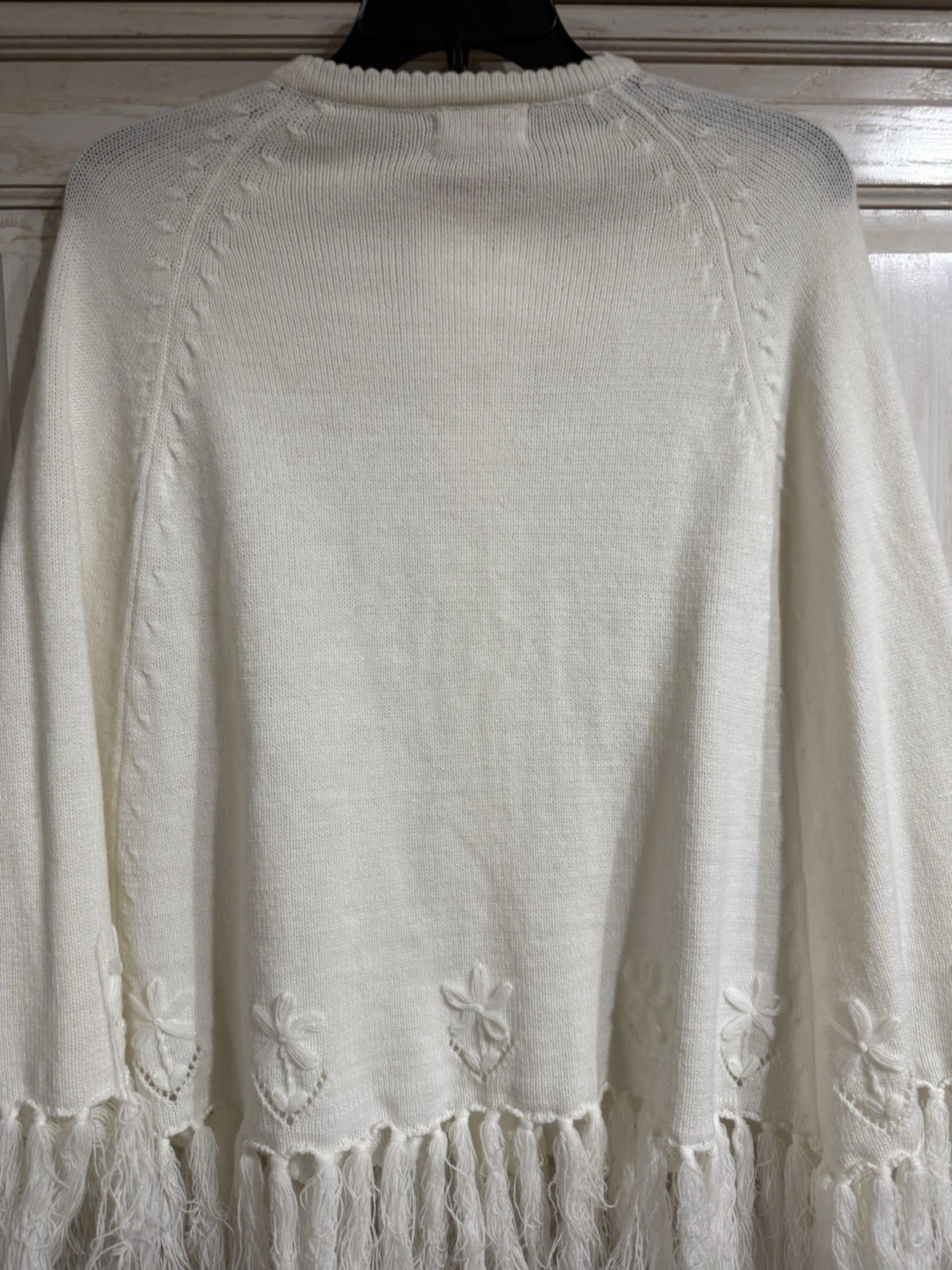 VTG 70’s White Hand Knit Boho Poncho CapeSweater Button Arm Holes Fringe Sz Med