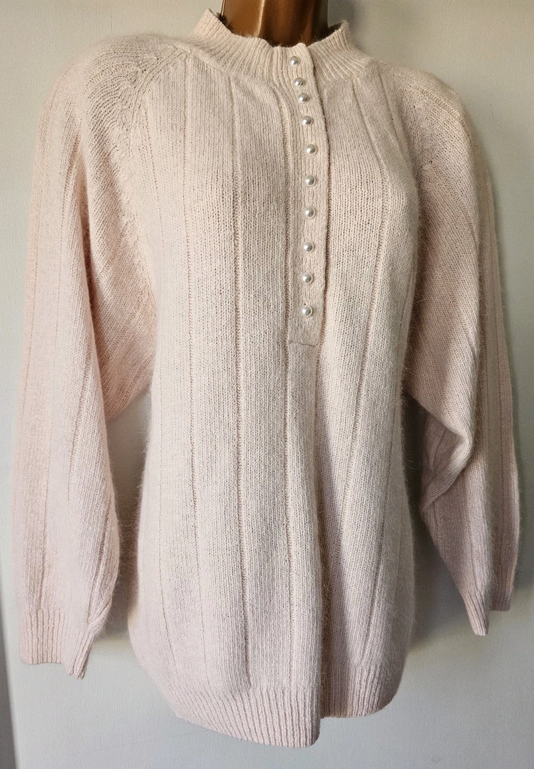 VENEZIA Vintage 80′ Silk Angora Blend Pearl Buttons Henley Sweater. Size 22/24