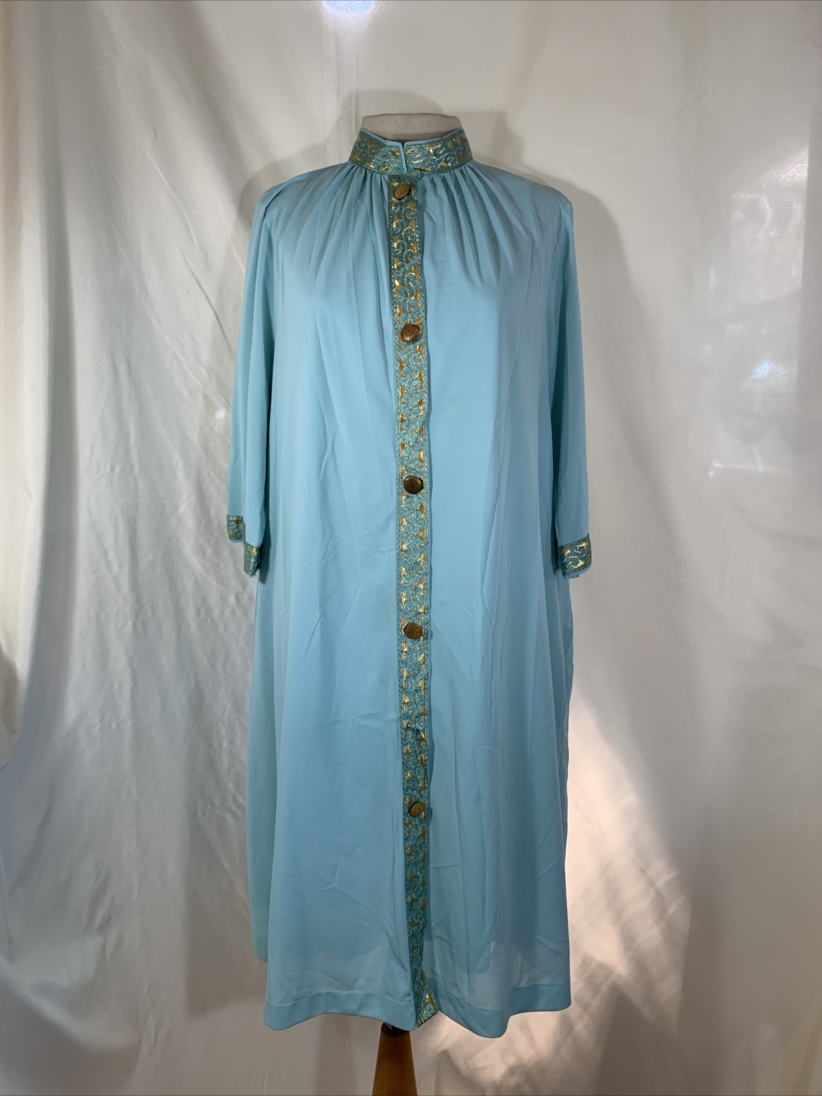 VTG Lorraine Lingerie Set, Light Blue/Gold Filigree Ribbon Edge Size M