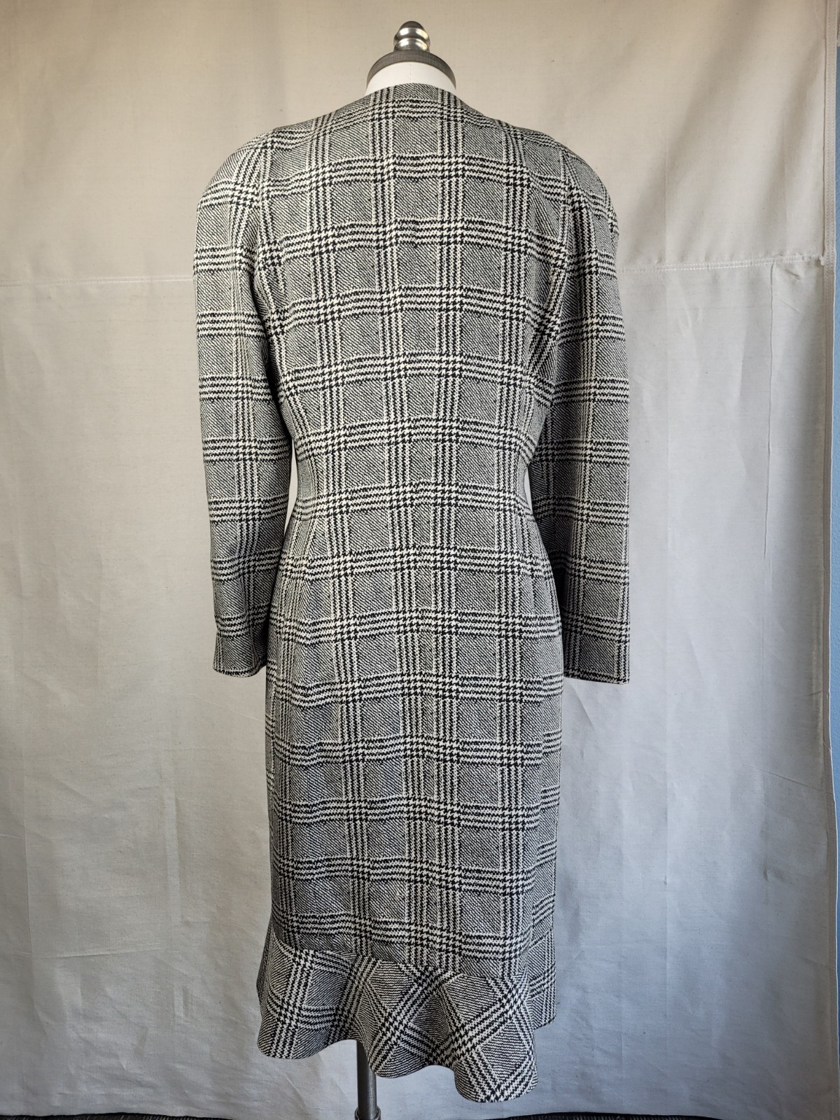1980s Albert Nipon Stylish classy lined silk houndstooth plaid…