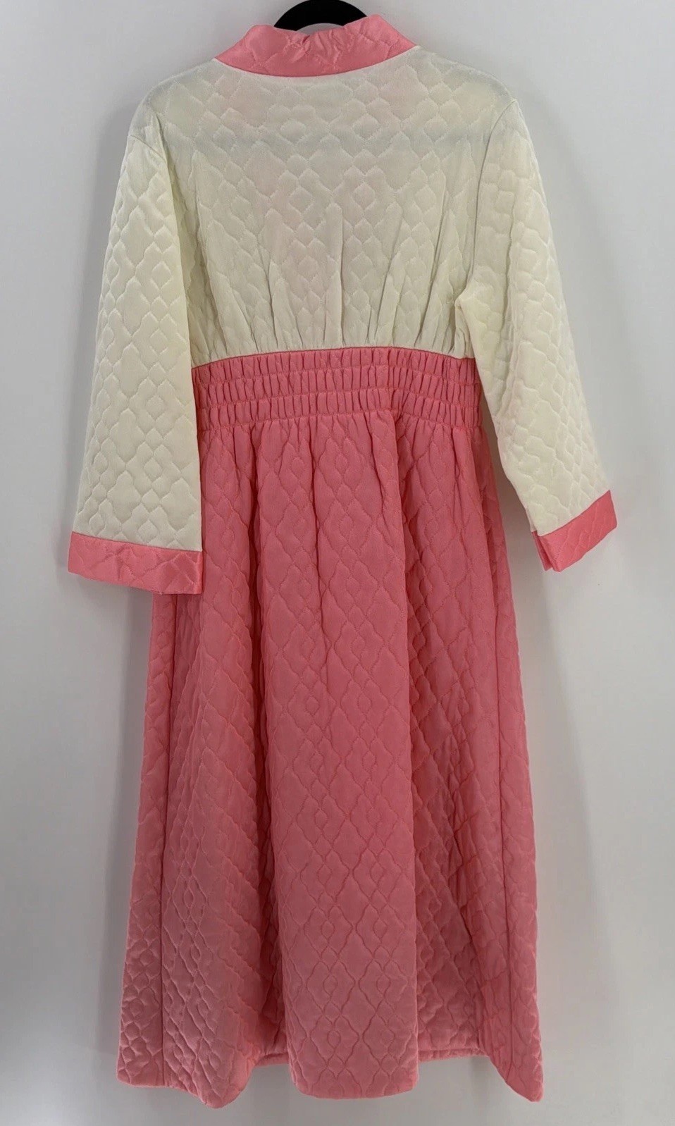 Vintage Quilted Pink Off White Robe Womens Size 18 Button Front Smocked Waist