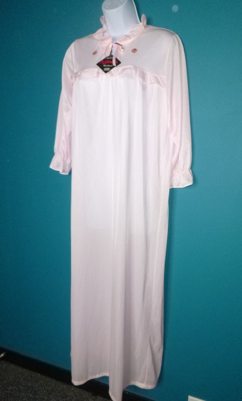NOS Vtg Pink Lady 100% Antron Nylon Long Nightgown Modest Pale Pink Sz M