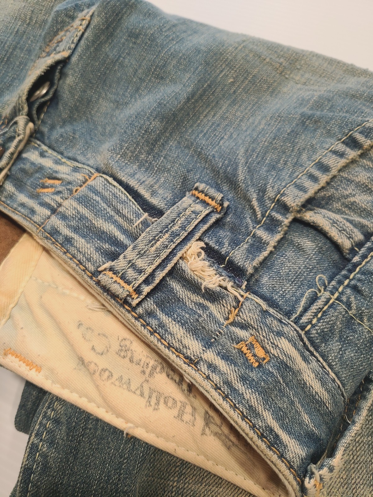 HTC Hollywood Trading Company Vintage Jeans, Made in Italy, sz 26, Distressed