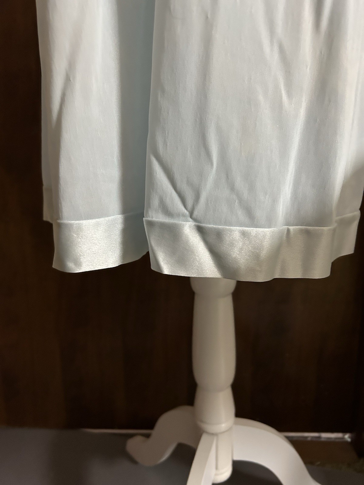 VTG 1980’s Light Blue Nylon V-Neck Pretty Cap Sleeves SZ M Nightgown NICE