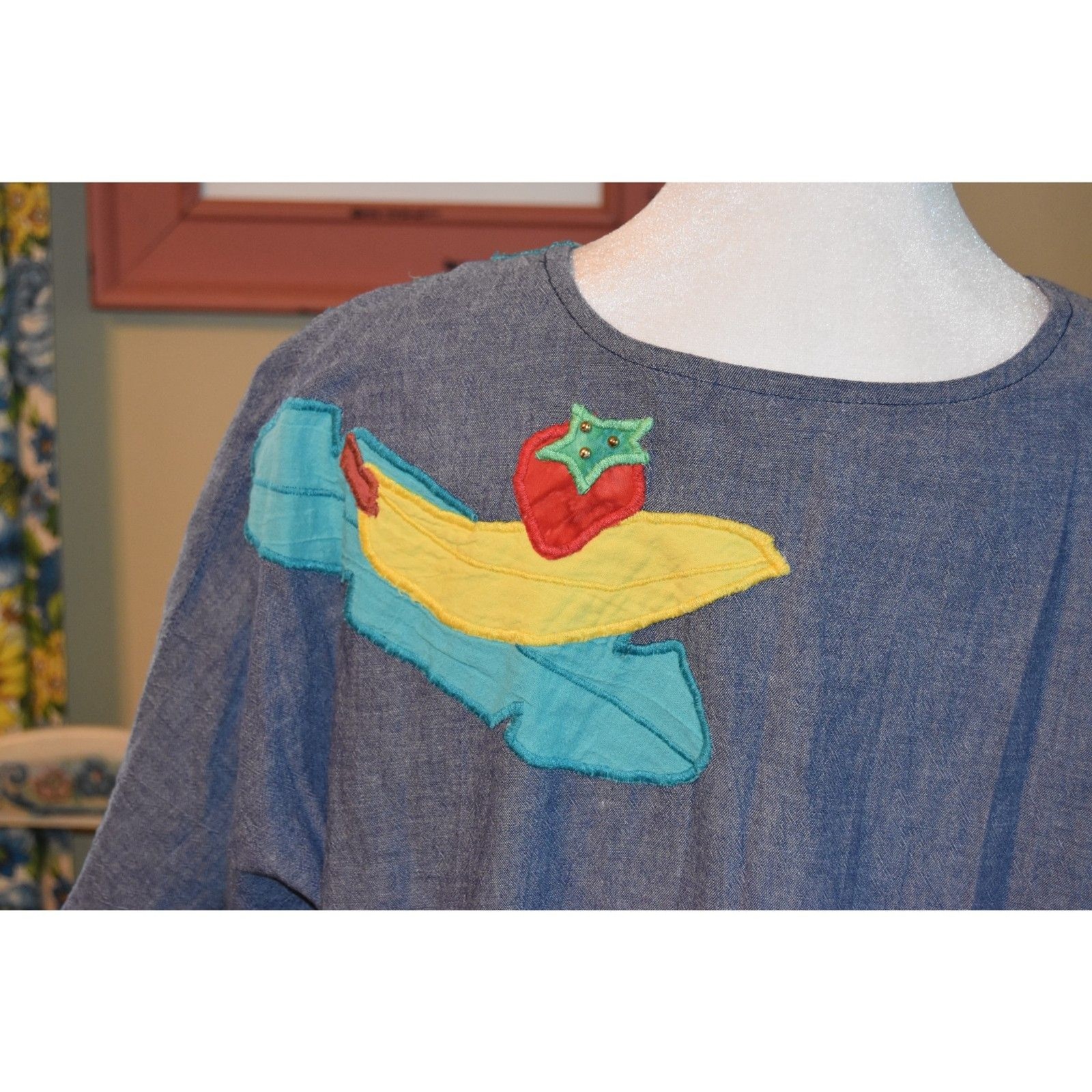 Vintage 1970s 80s Alfredo’s Wife Embellished Top Toucan Chambray Blue S-L