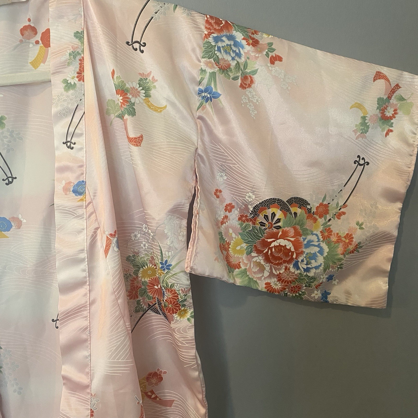 Vintage Ichiban Made in Japan Pink Satin Floral Kimono Robe Dressing Gown SZ L