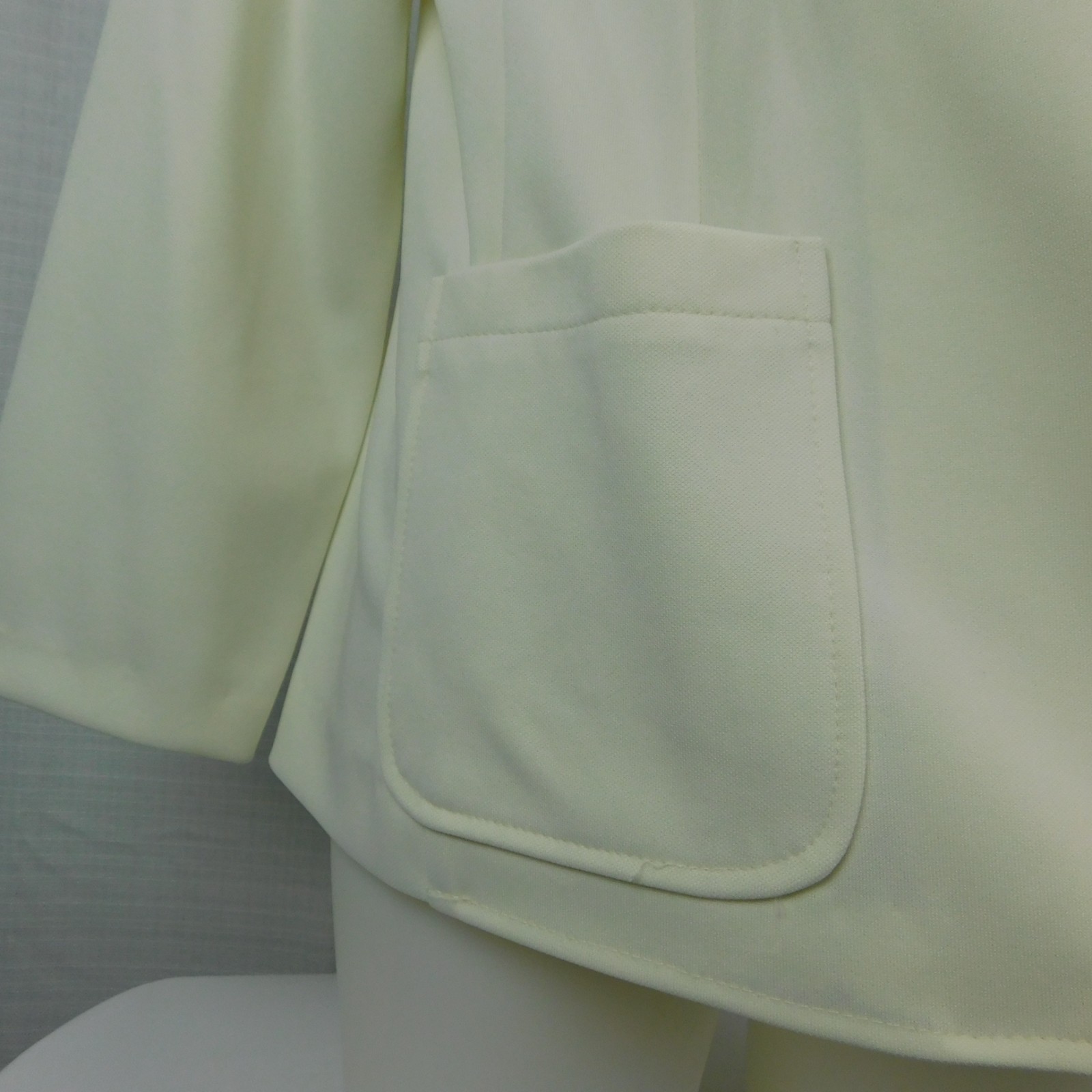 Cricket Lane Women’s Notch Collar 2 Button Blazer Jacket Cream 14 Career Office